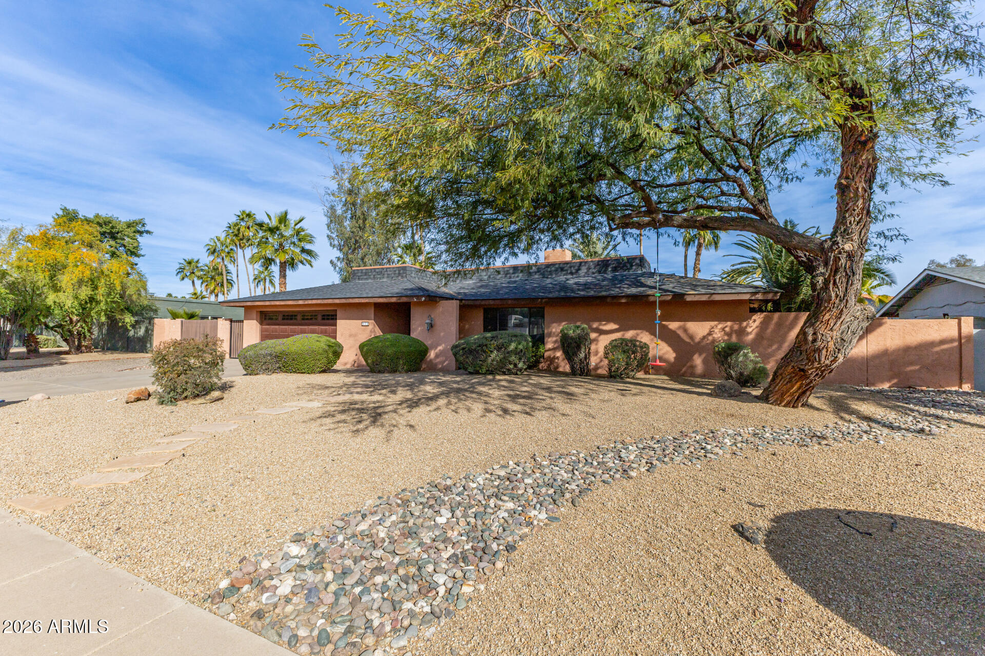 612 W GLENEAGLES Drive