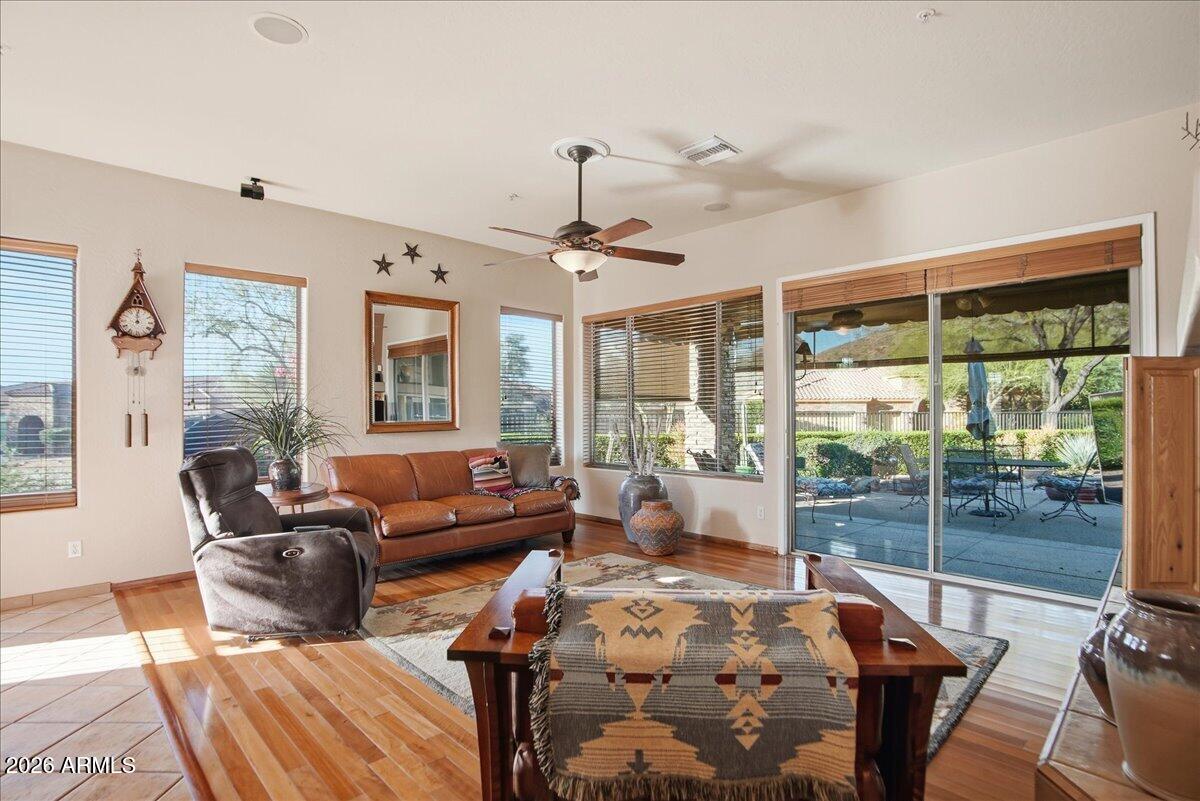 9032 N BROKEN BOW Street