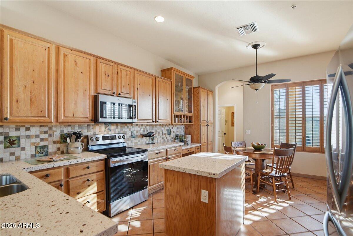 9032 N BROKEN BOW Street