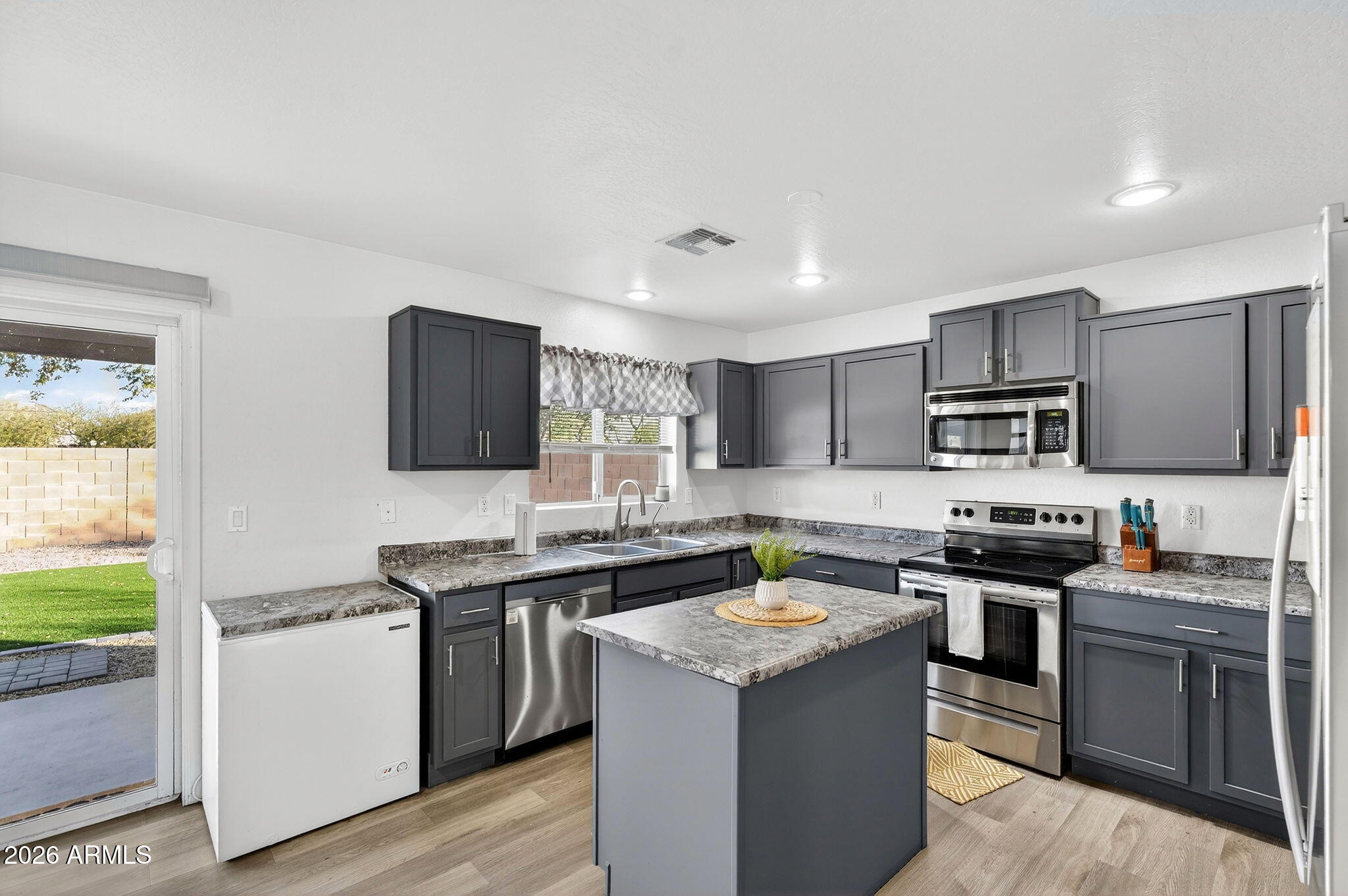 4610 E SUPERIOR Road