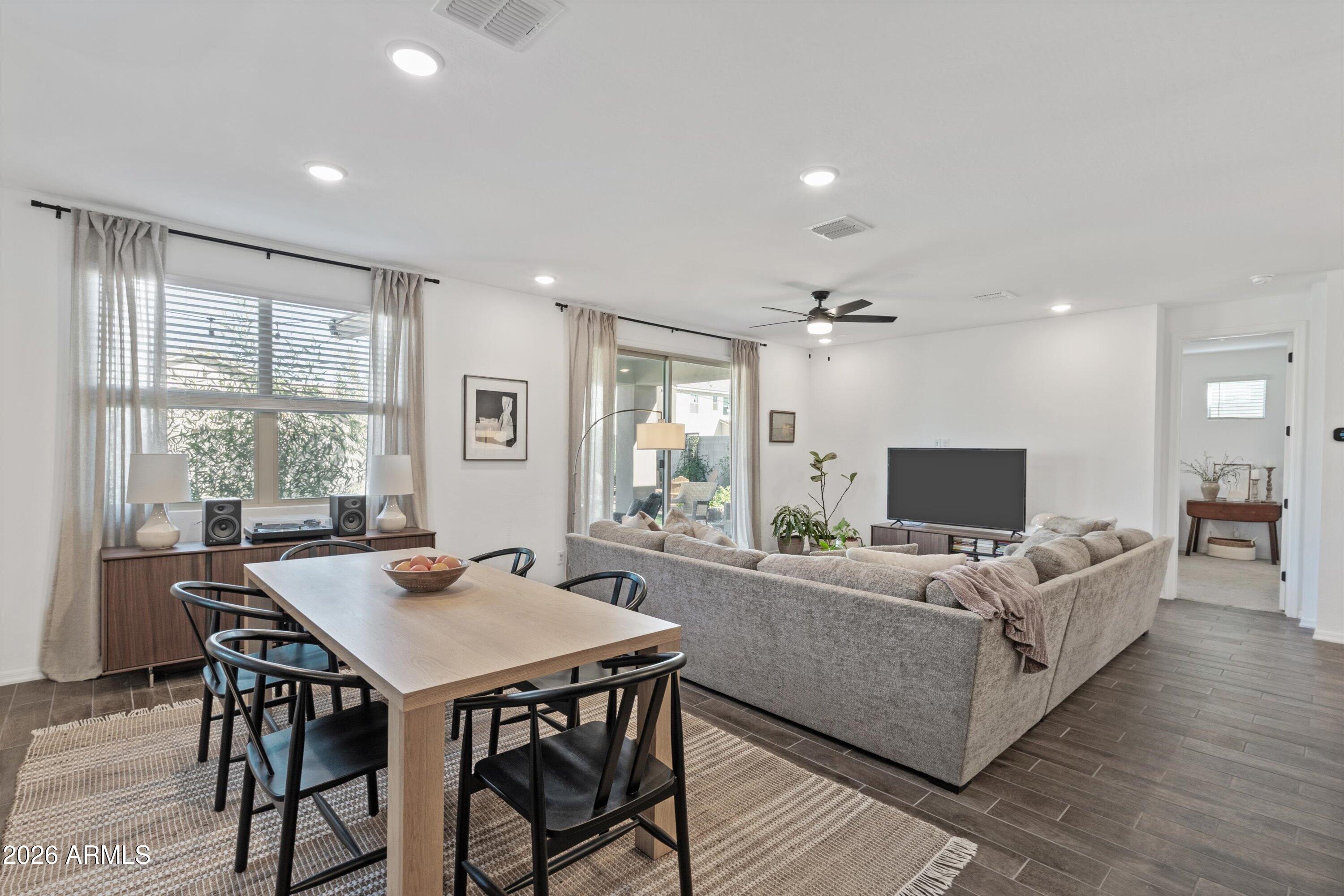 4350 W SEBASTIAN Lane