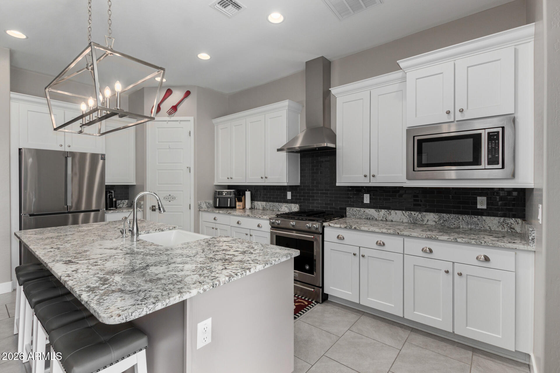 715 E SILVER FOX Way