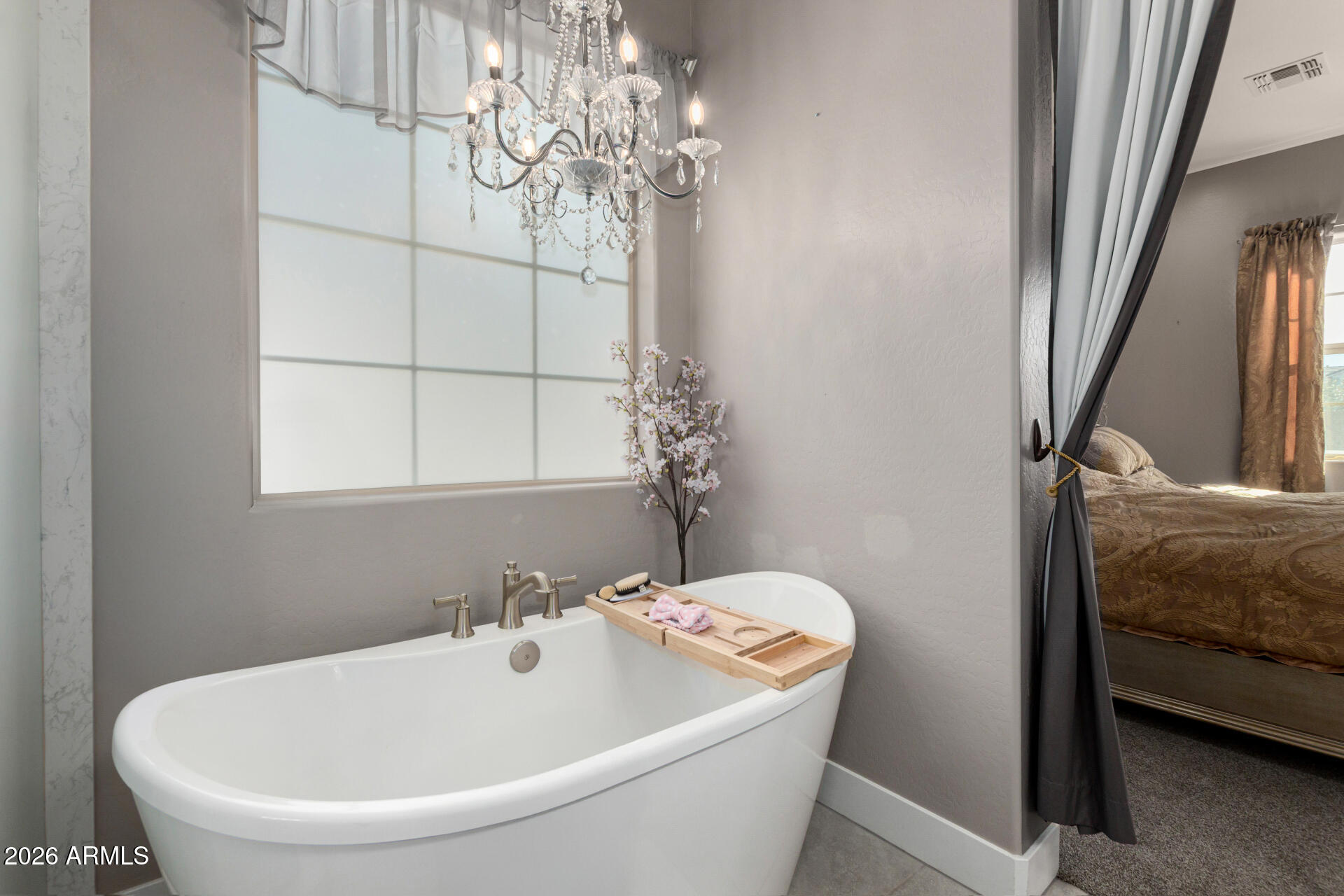 715 E SILVER FOX Way