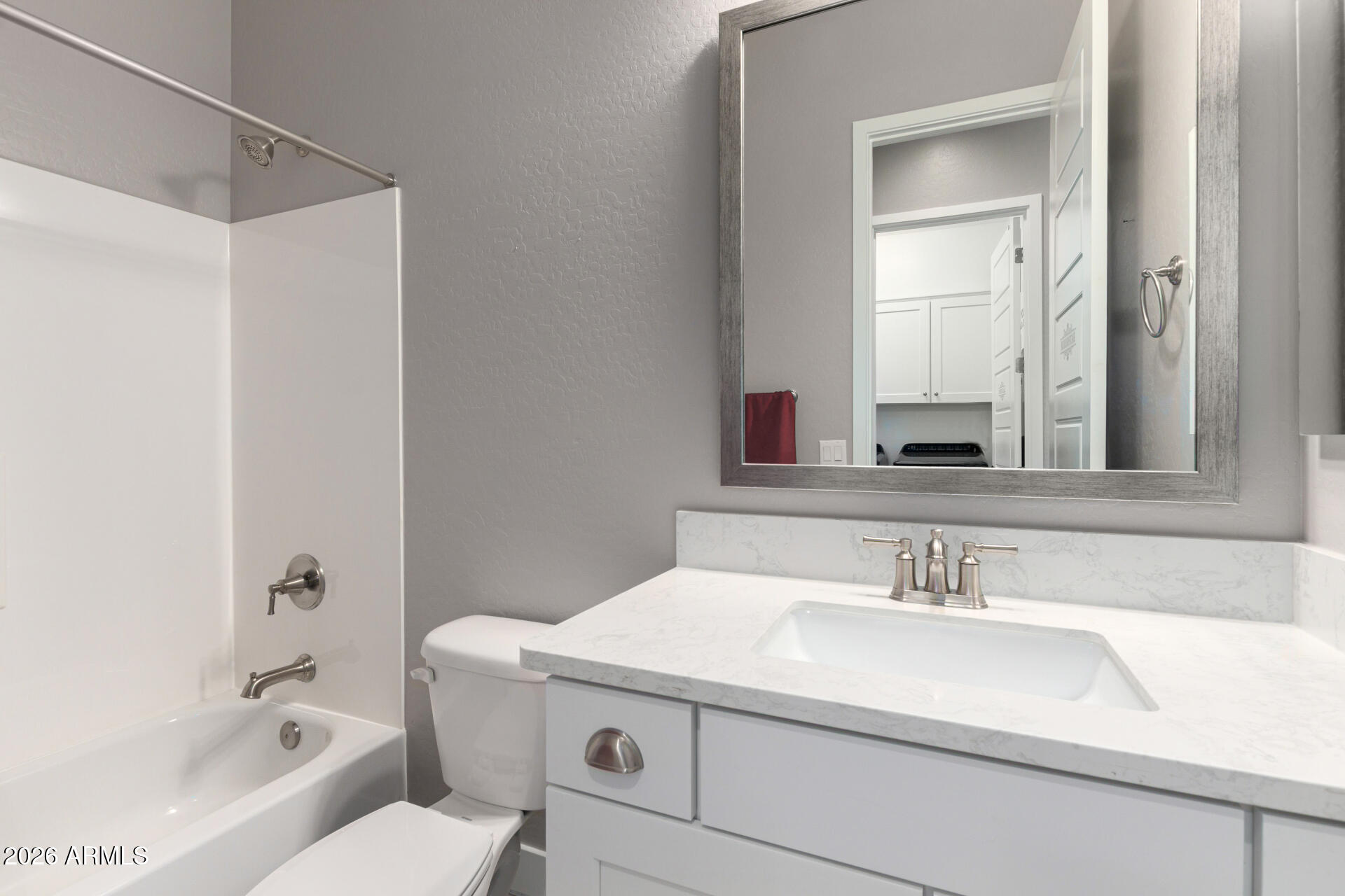 715 E SILVER FOX Way