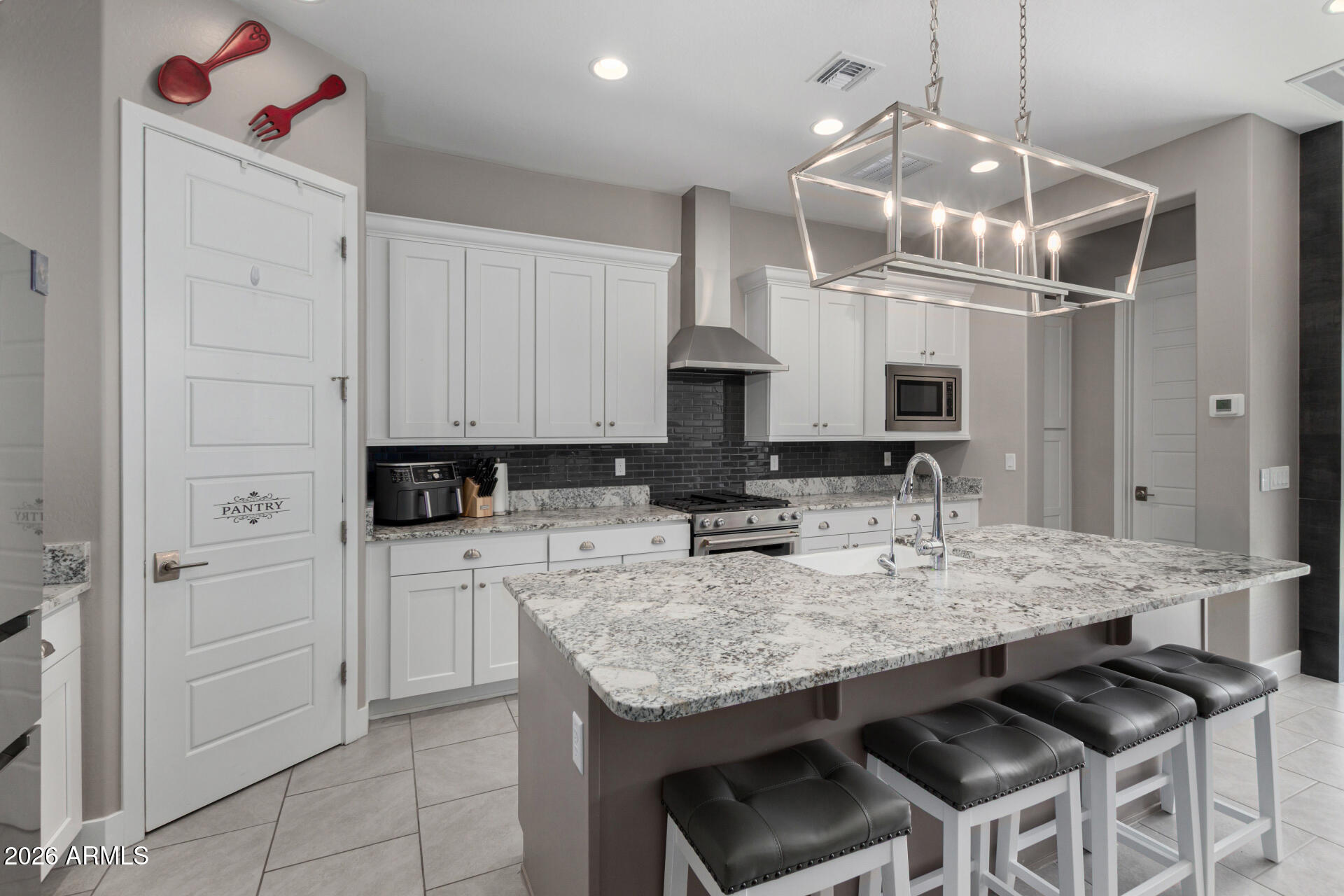 715 E SILVER FOX Way