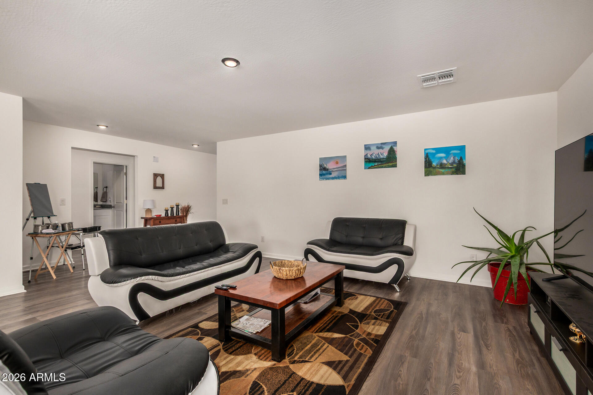 1418 E PEGGY Drive
