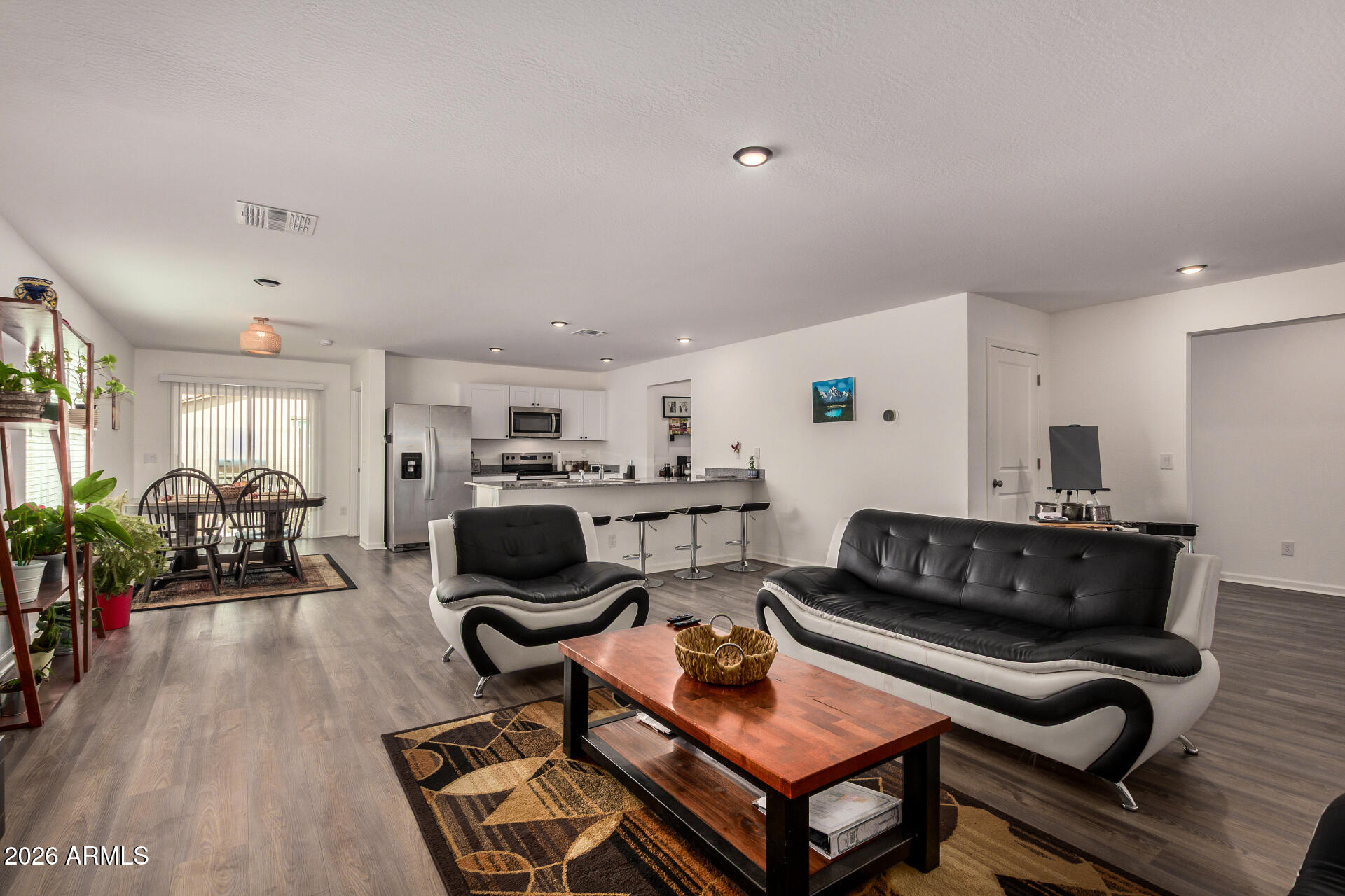 1418 E PEGGY Drive