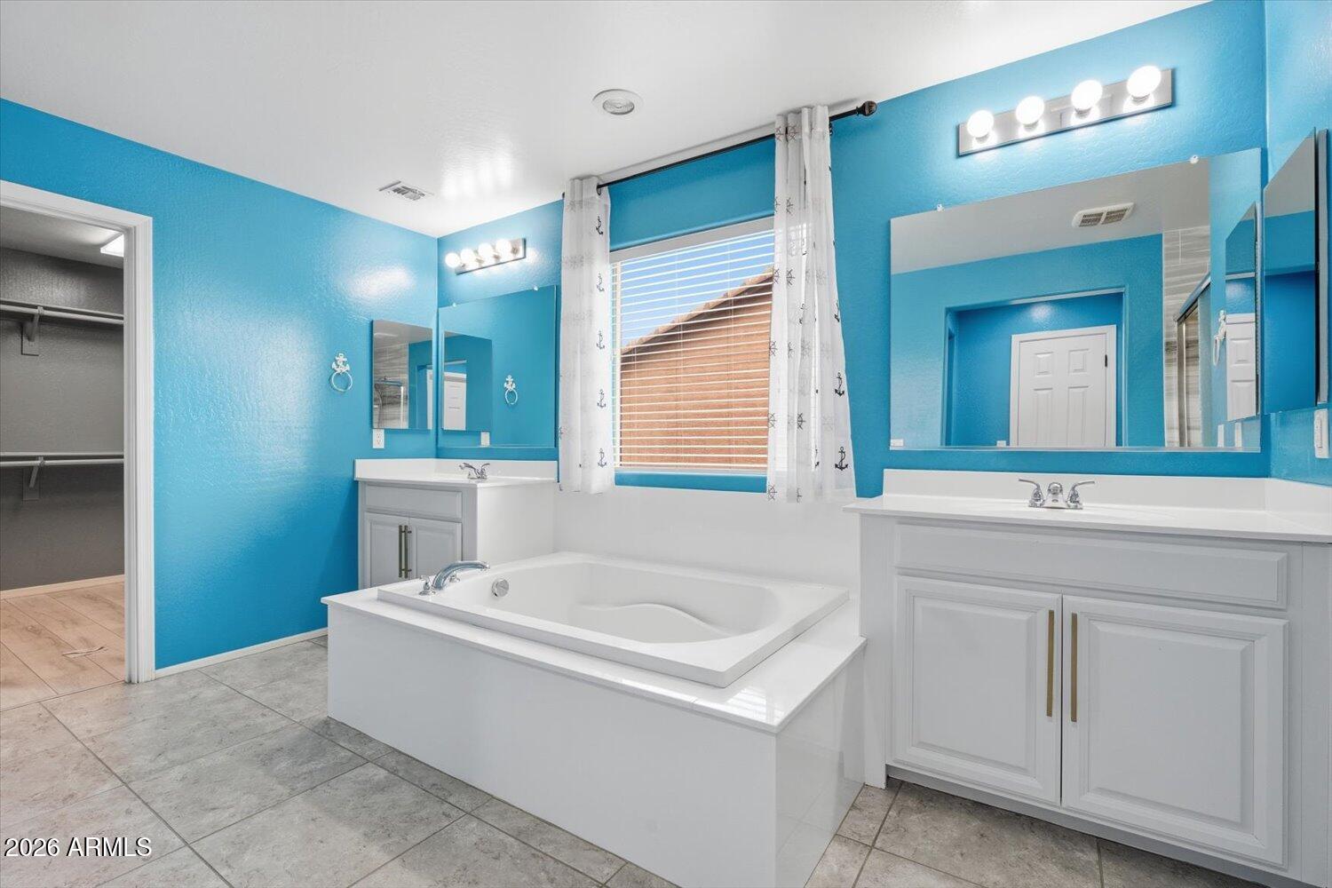 15686 W MCKINLEY Street