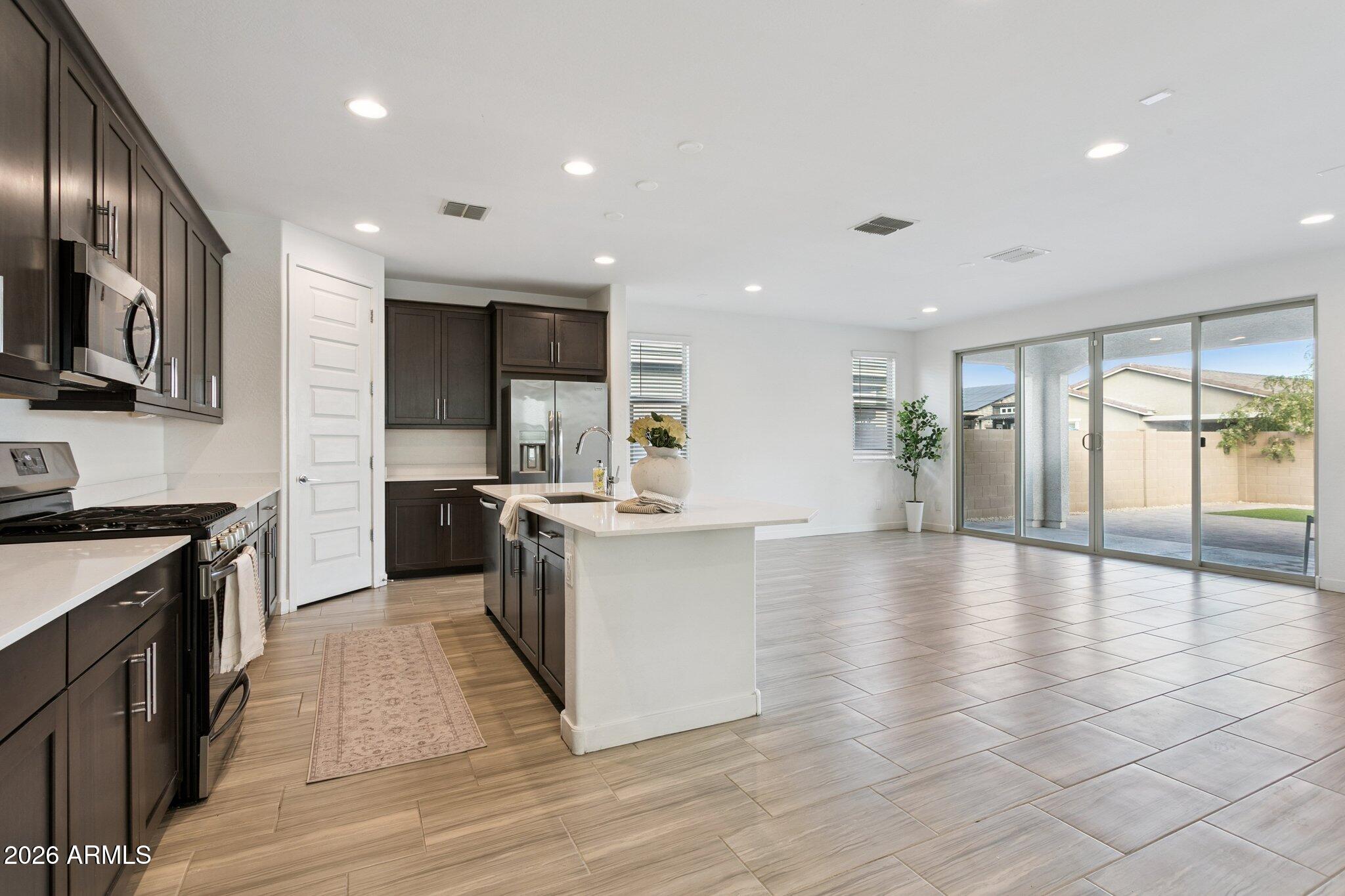 2566 W Huntington Drive