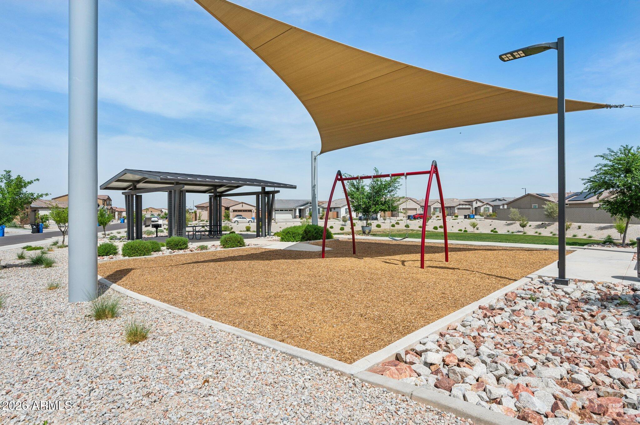 2566 W Huntington Drive