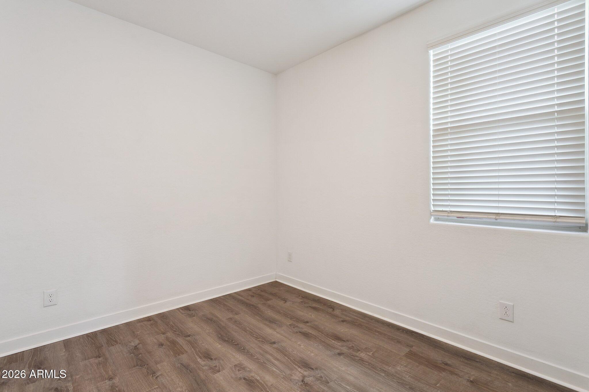 2566 W Huntington Drive