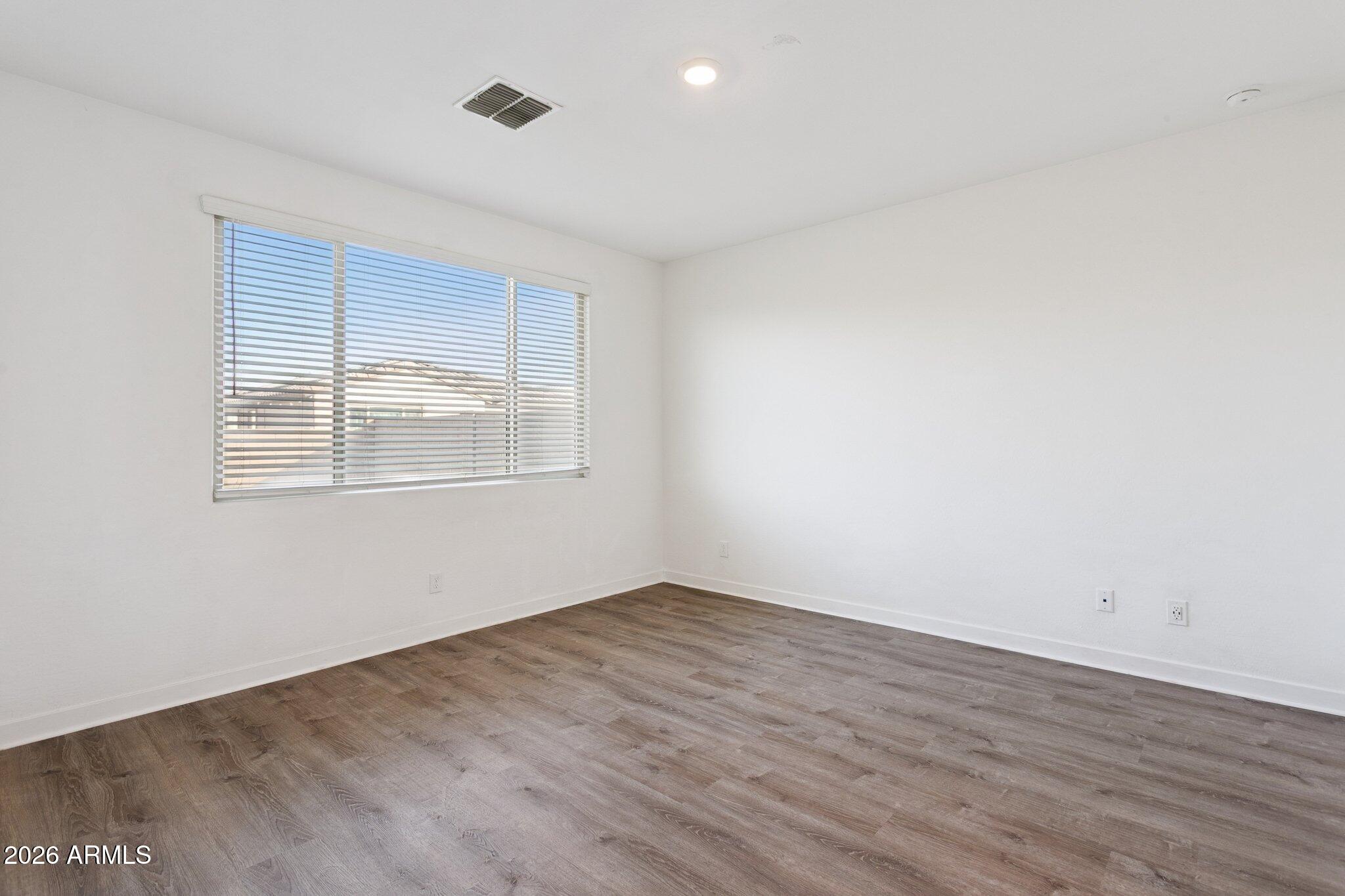 2566 W Huntington Drive