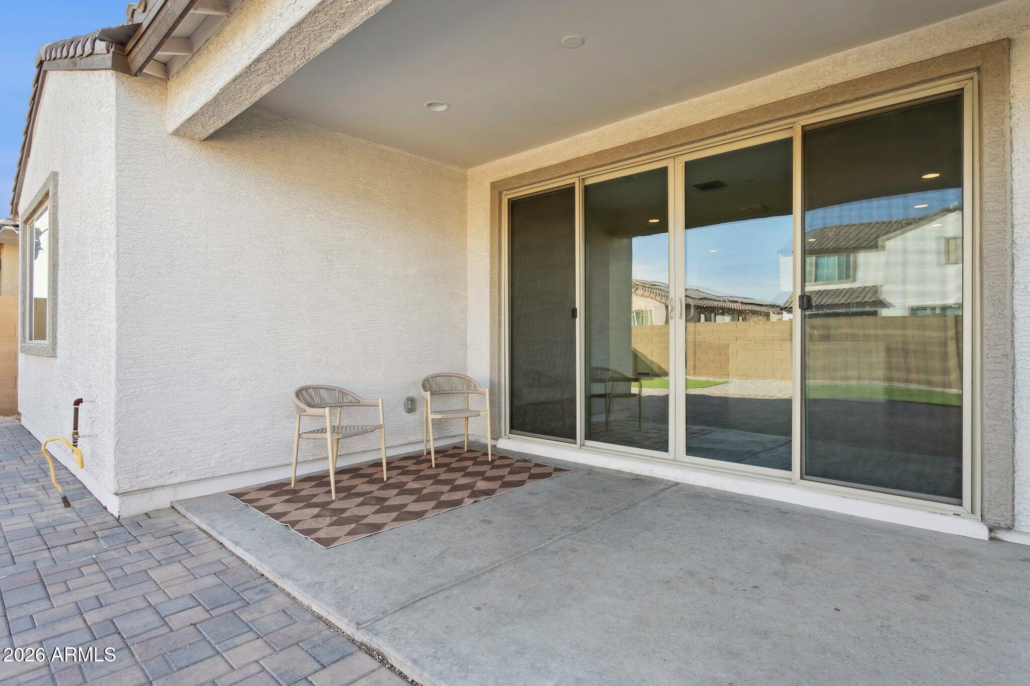 2566 W Huntington Drive