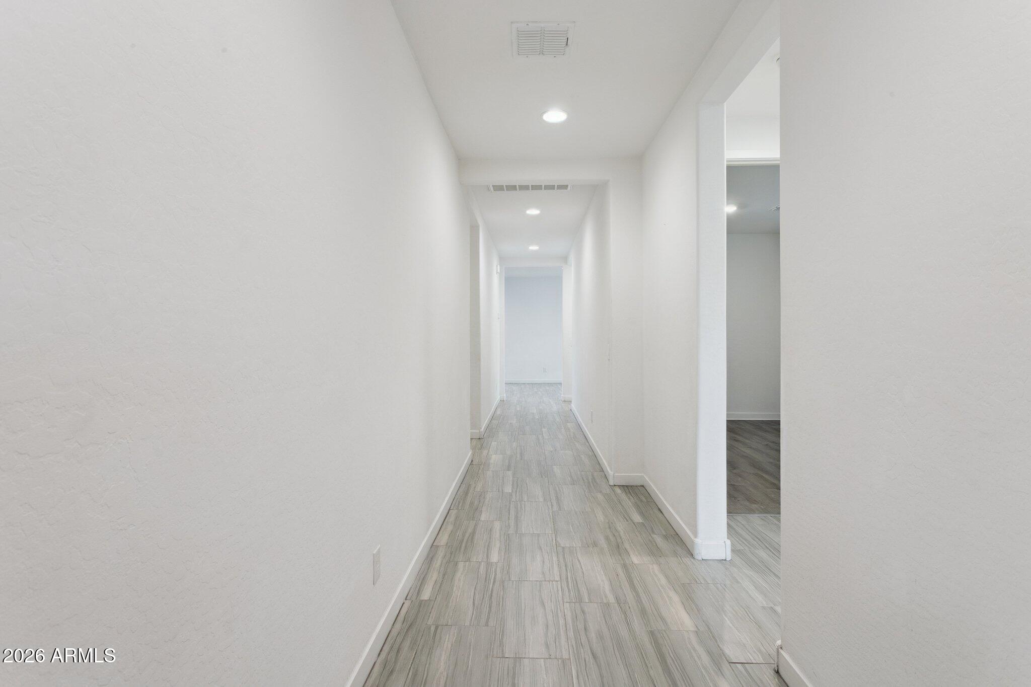 2566 W Huntington Drive