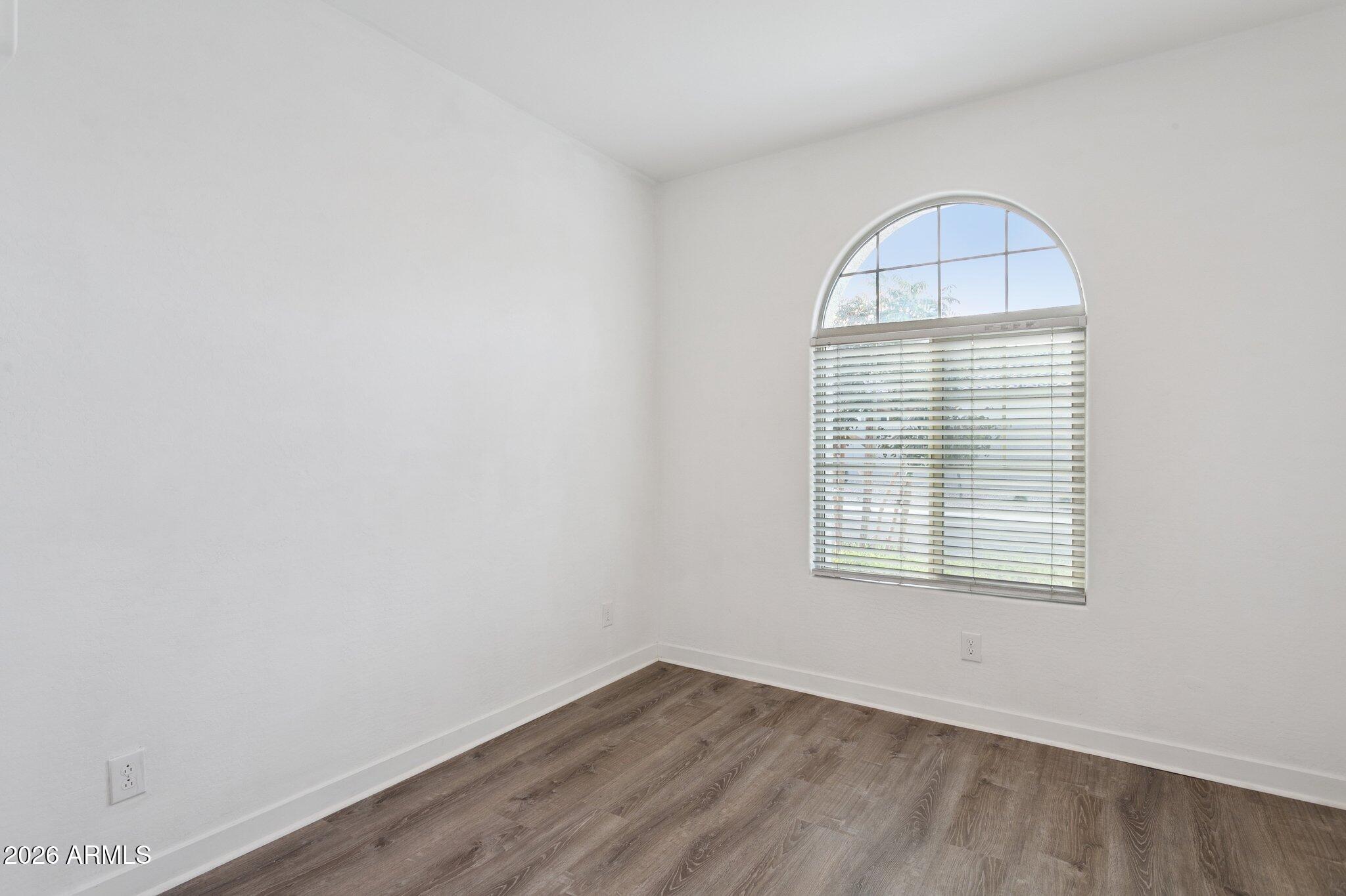 2566 W Huntington Drive