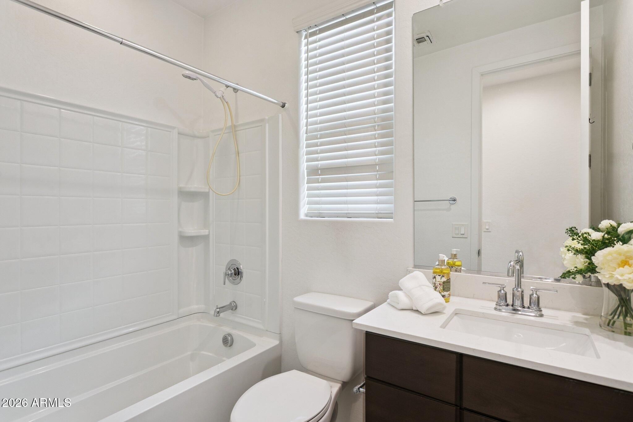 2566 W Huntington Drive