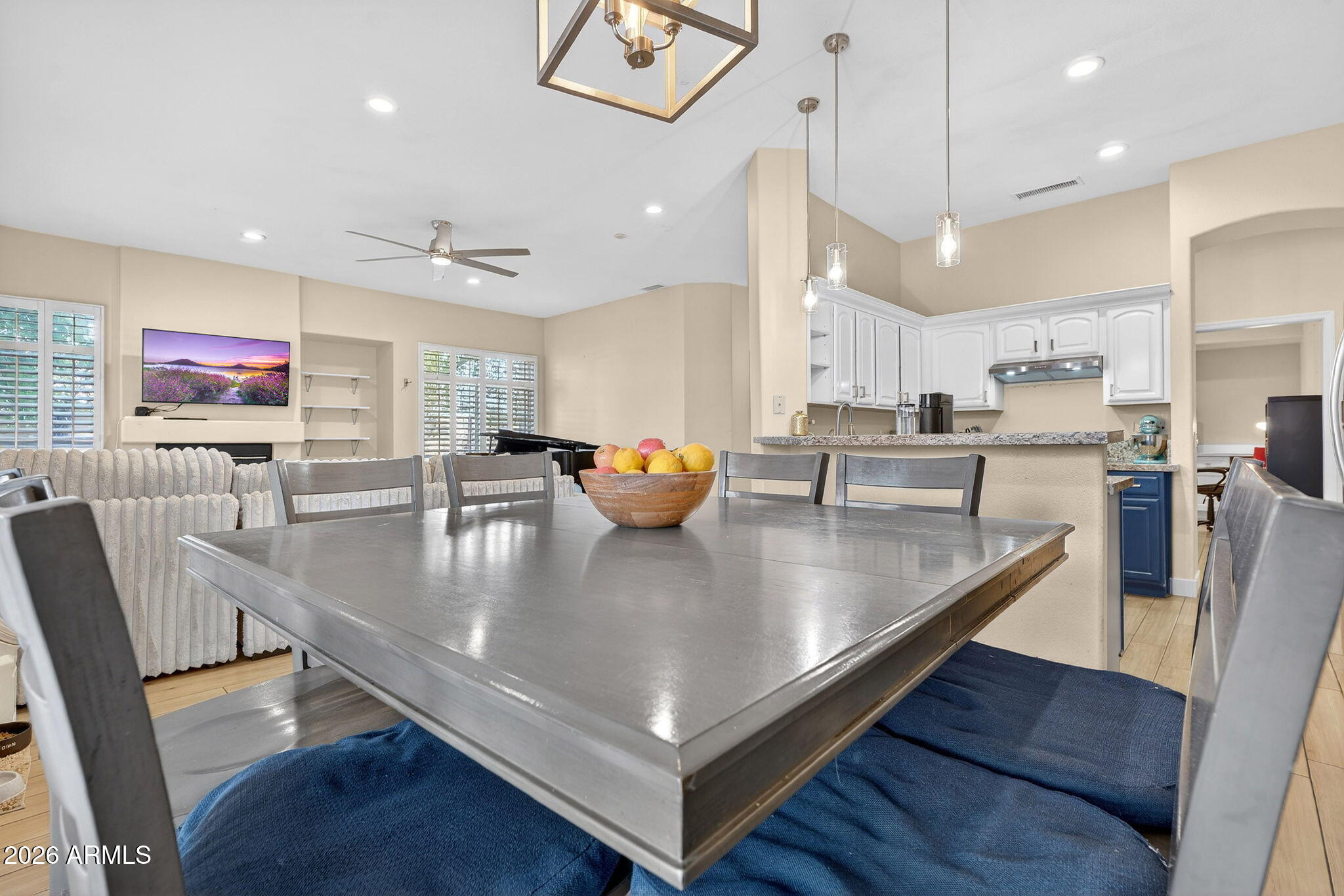 6762 W SHANNON Street