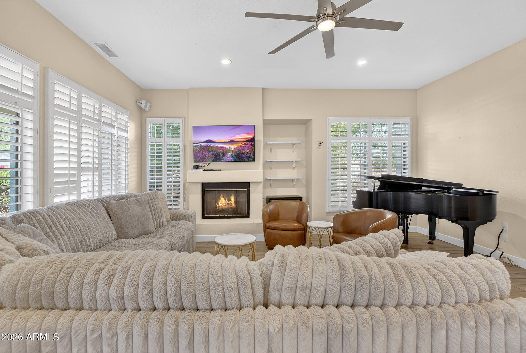 6762 W SHANNON Street