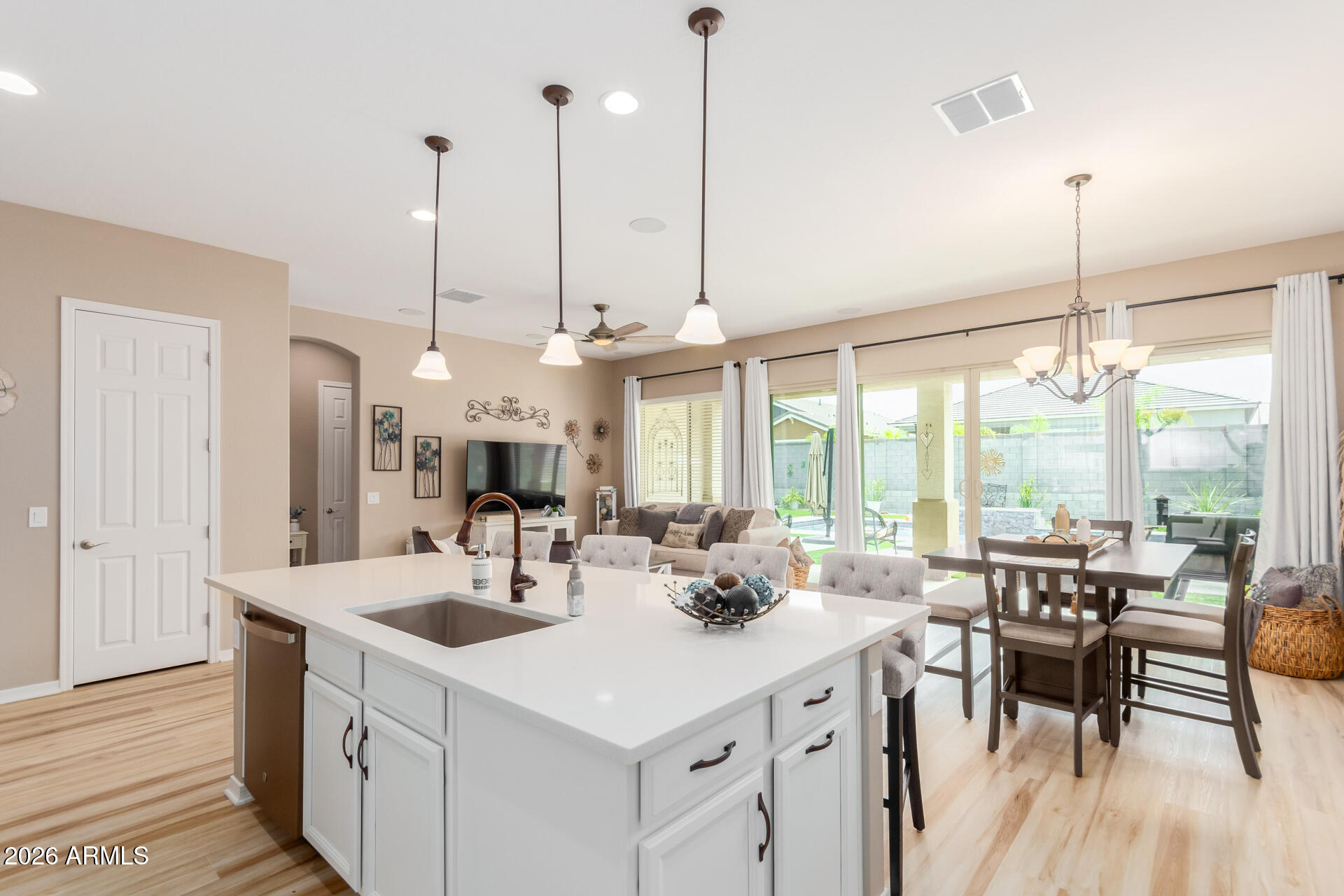 2813 W WILCOX PLAYA Drive