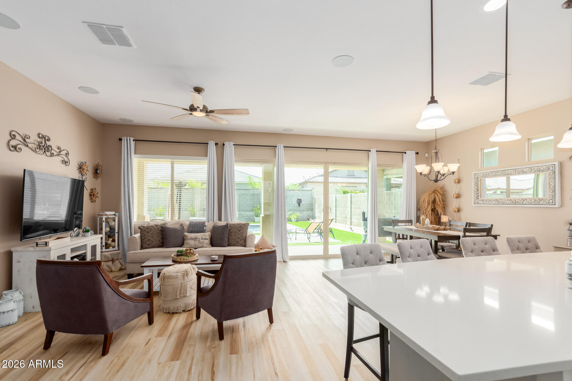 2813 W WILCOX PLAYA Drive