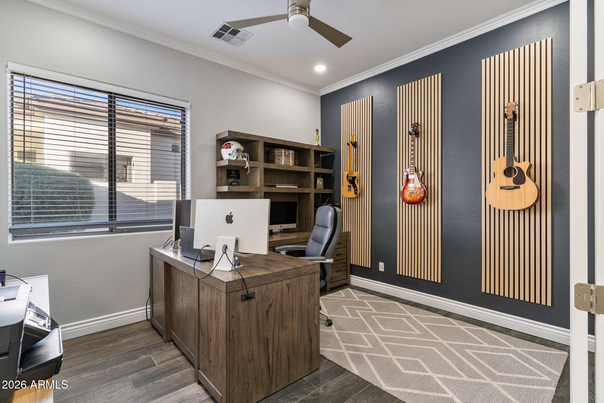 1902 S LOS ALTOS Drive