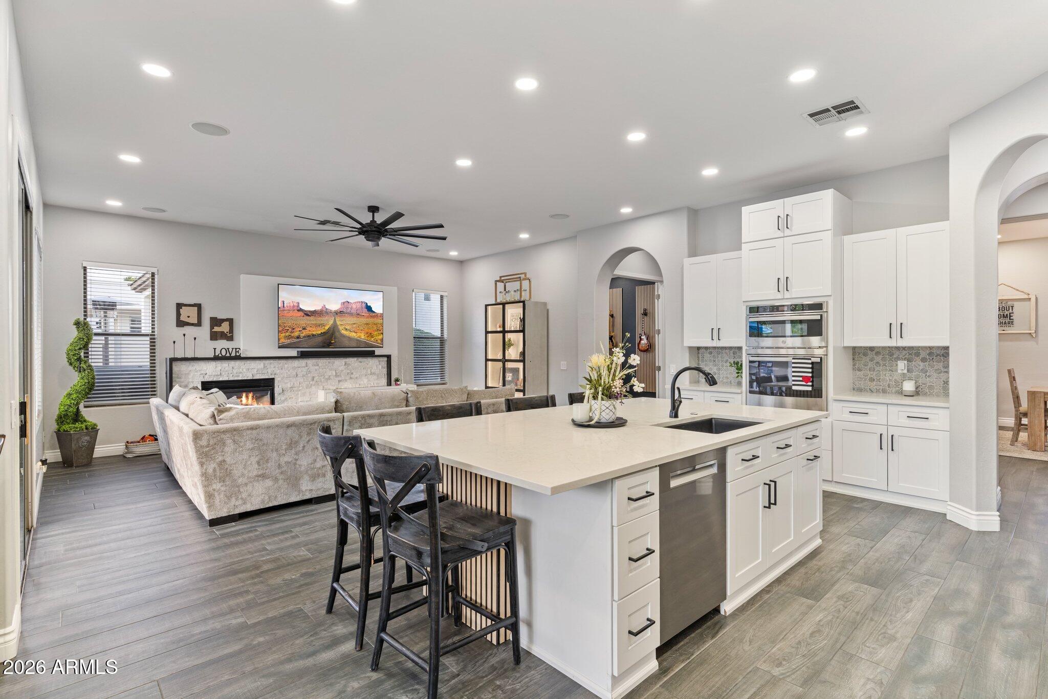 1902 S LOS ALTOS Drive