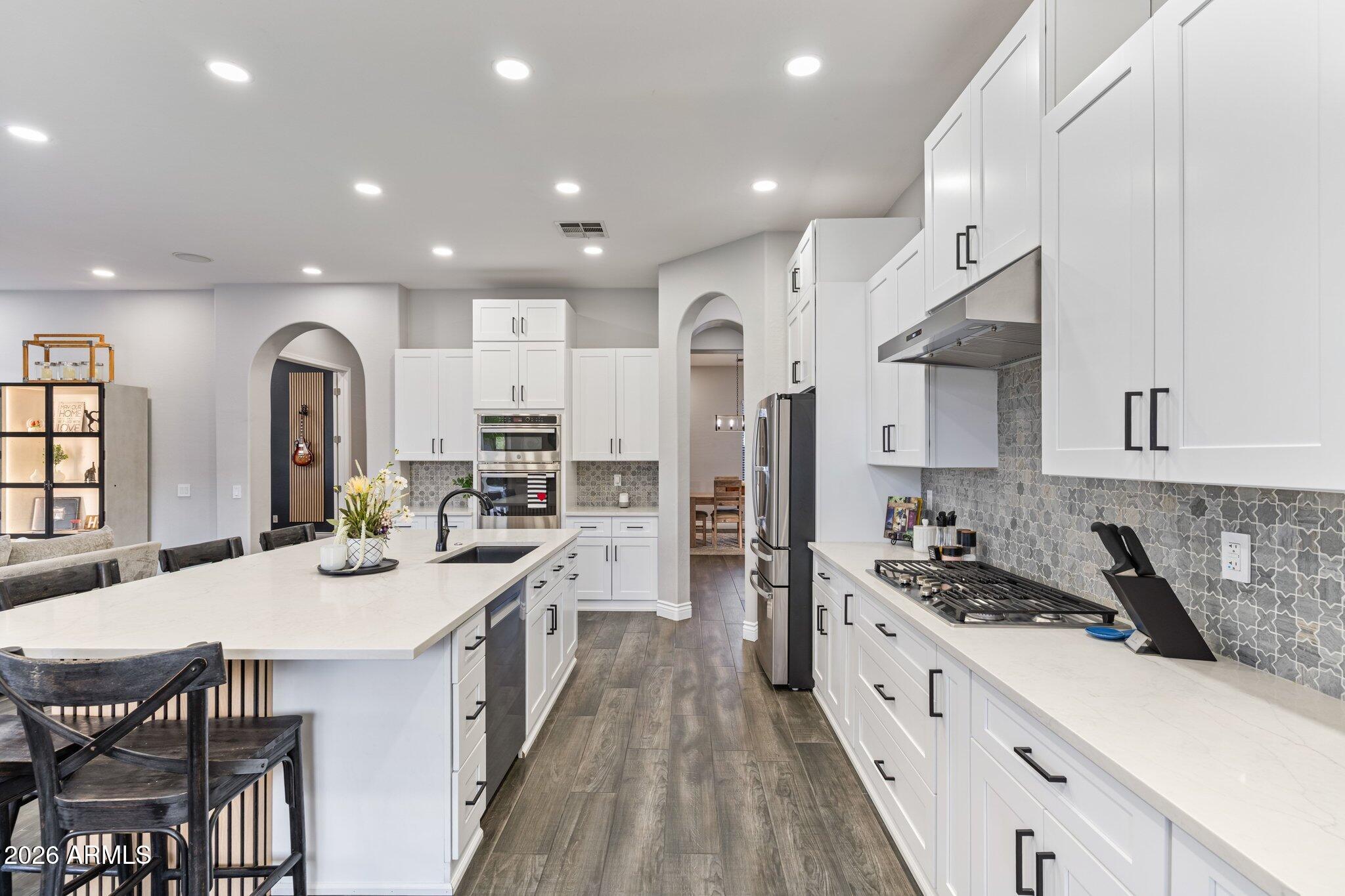 1902 S LOS ALTOS Drive