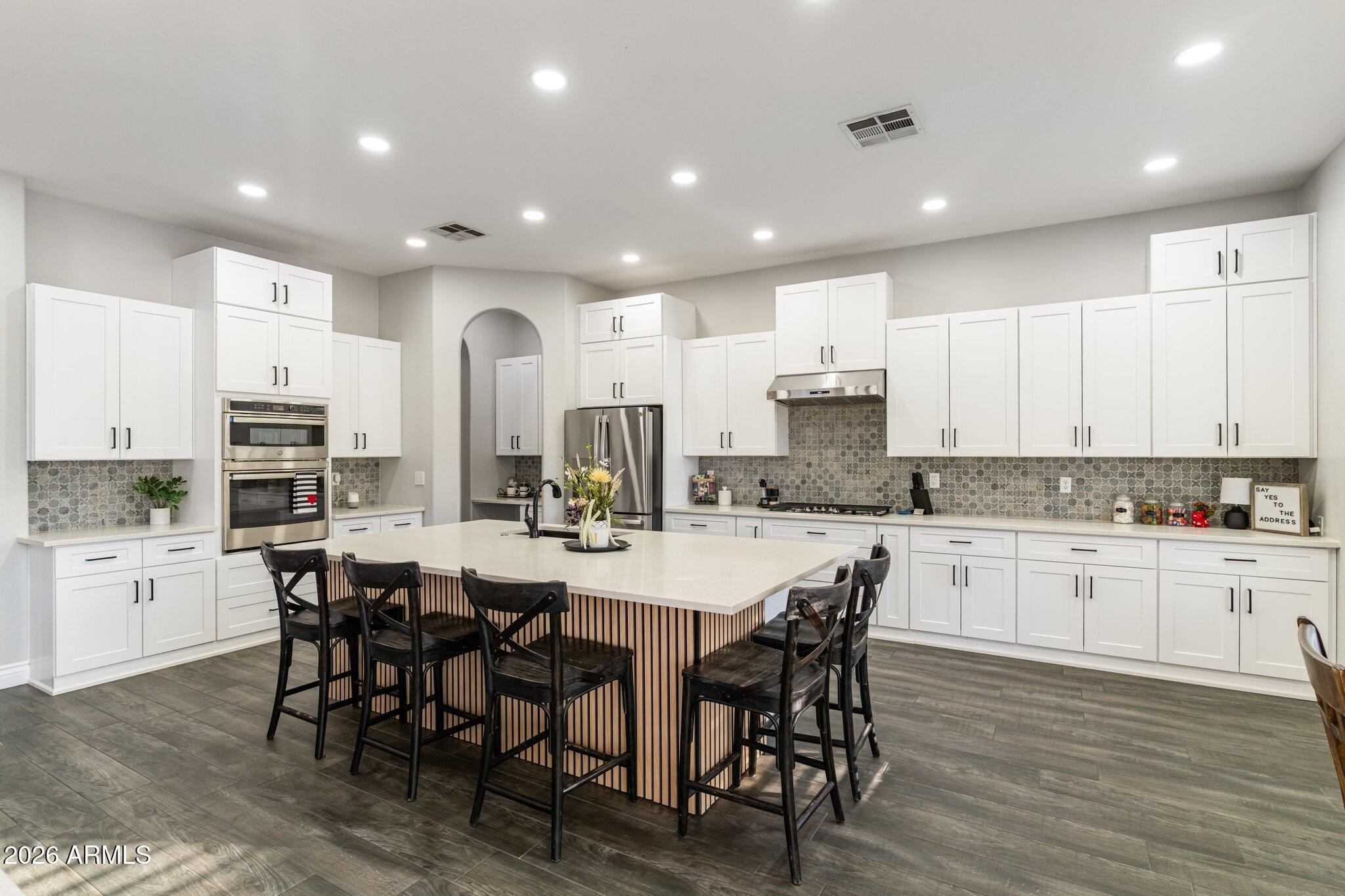 1902 S LOS ALTOS Drive