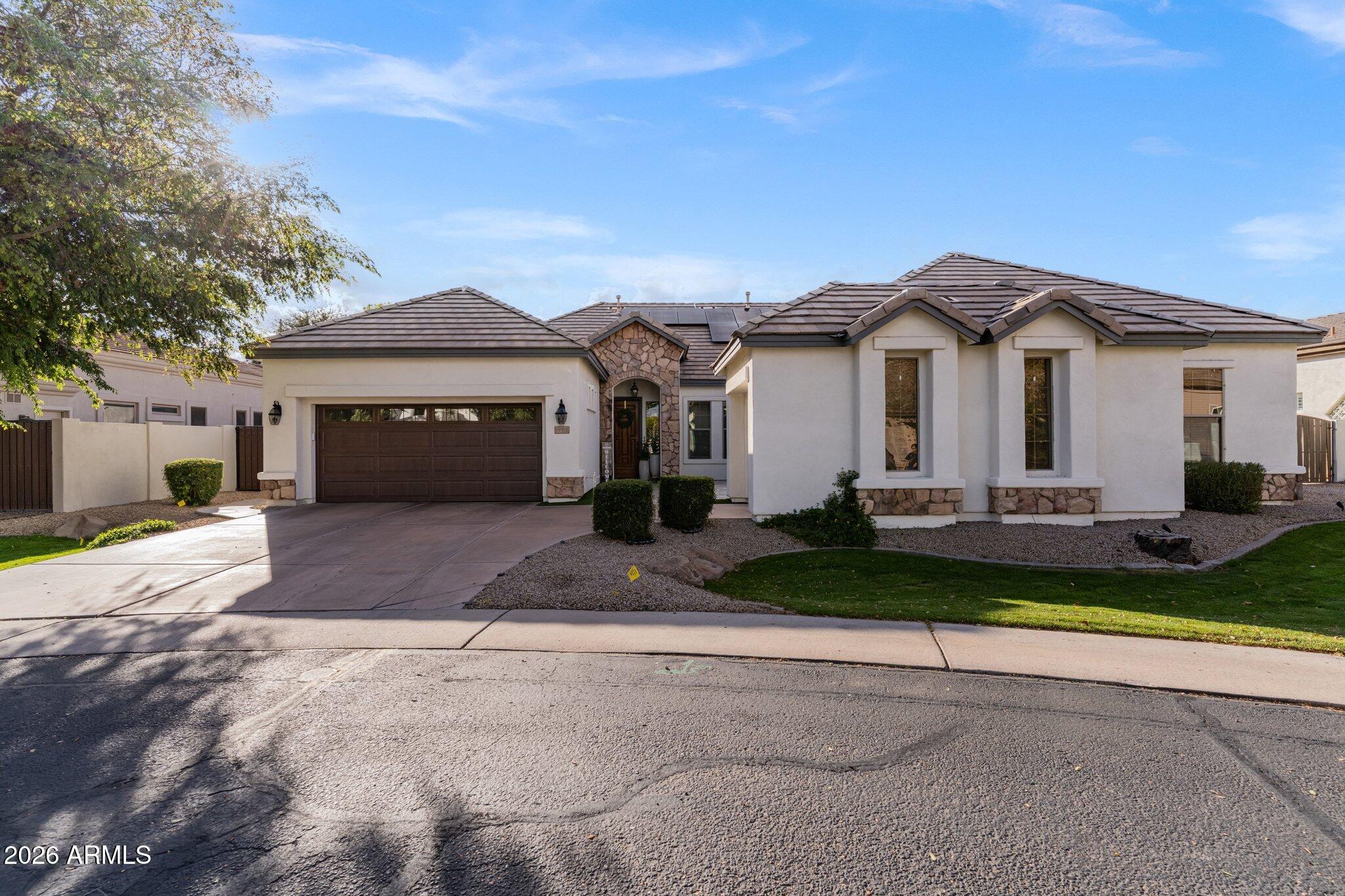 1902 S LOS ALTOS Drive