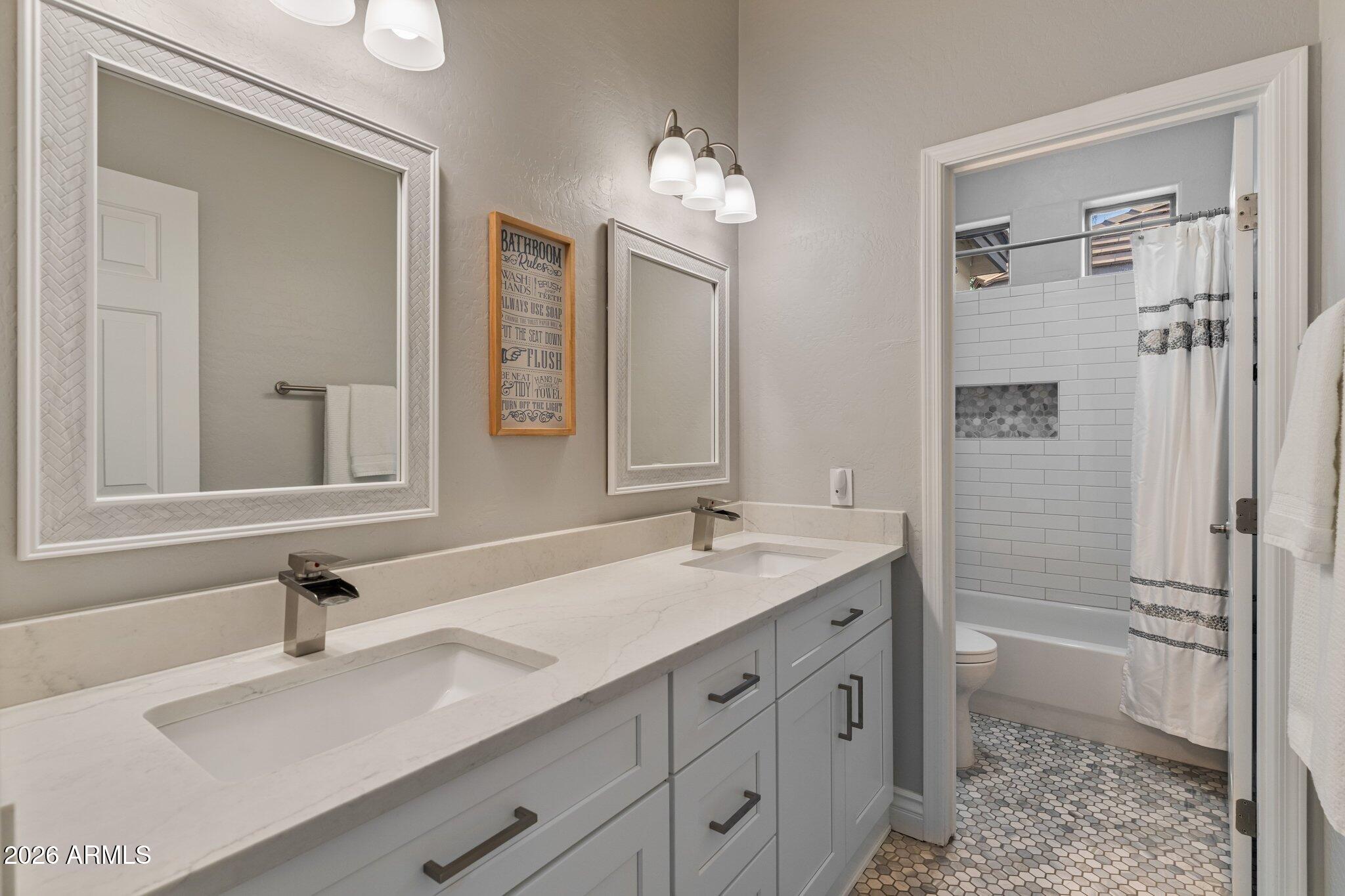 1902 S LOS ALTOS Drive