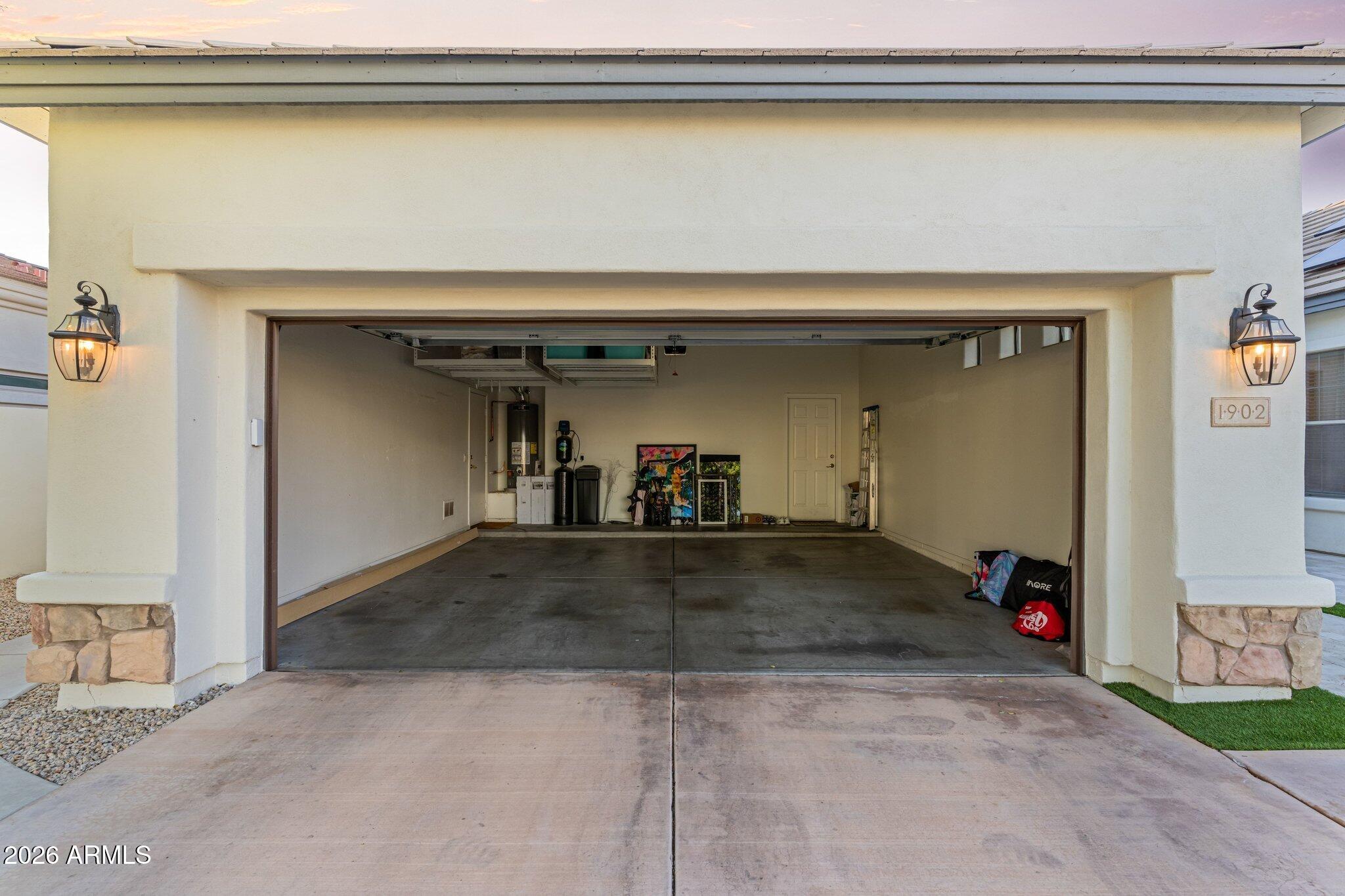 1902 S LOS ALTOS Drive
