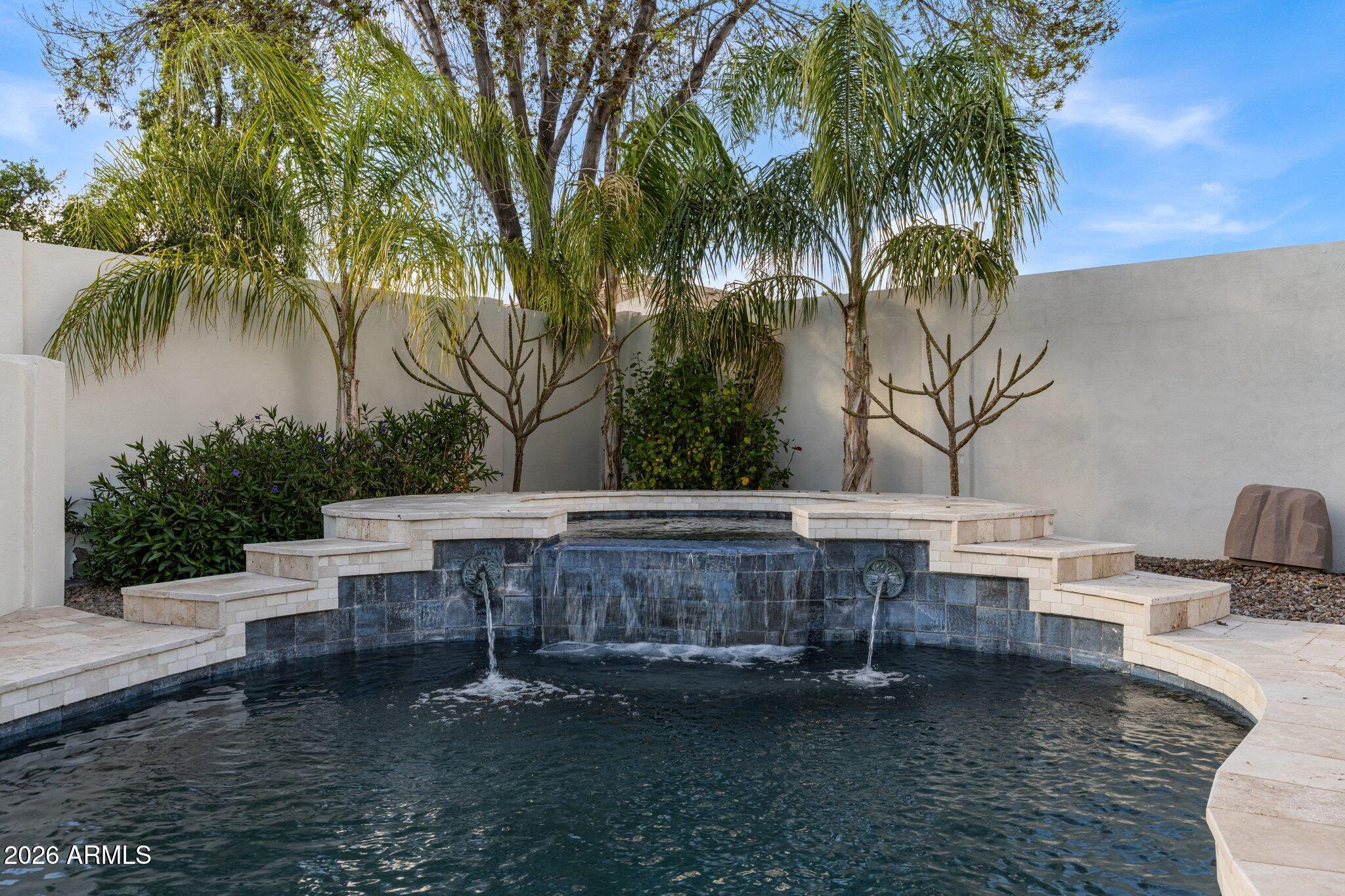 1902 S LOS ALTOS Drive