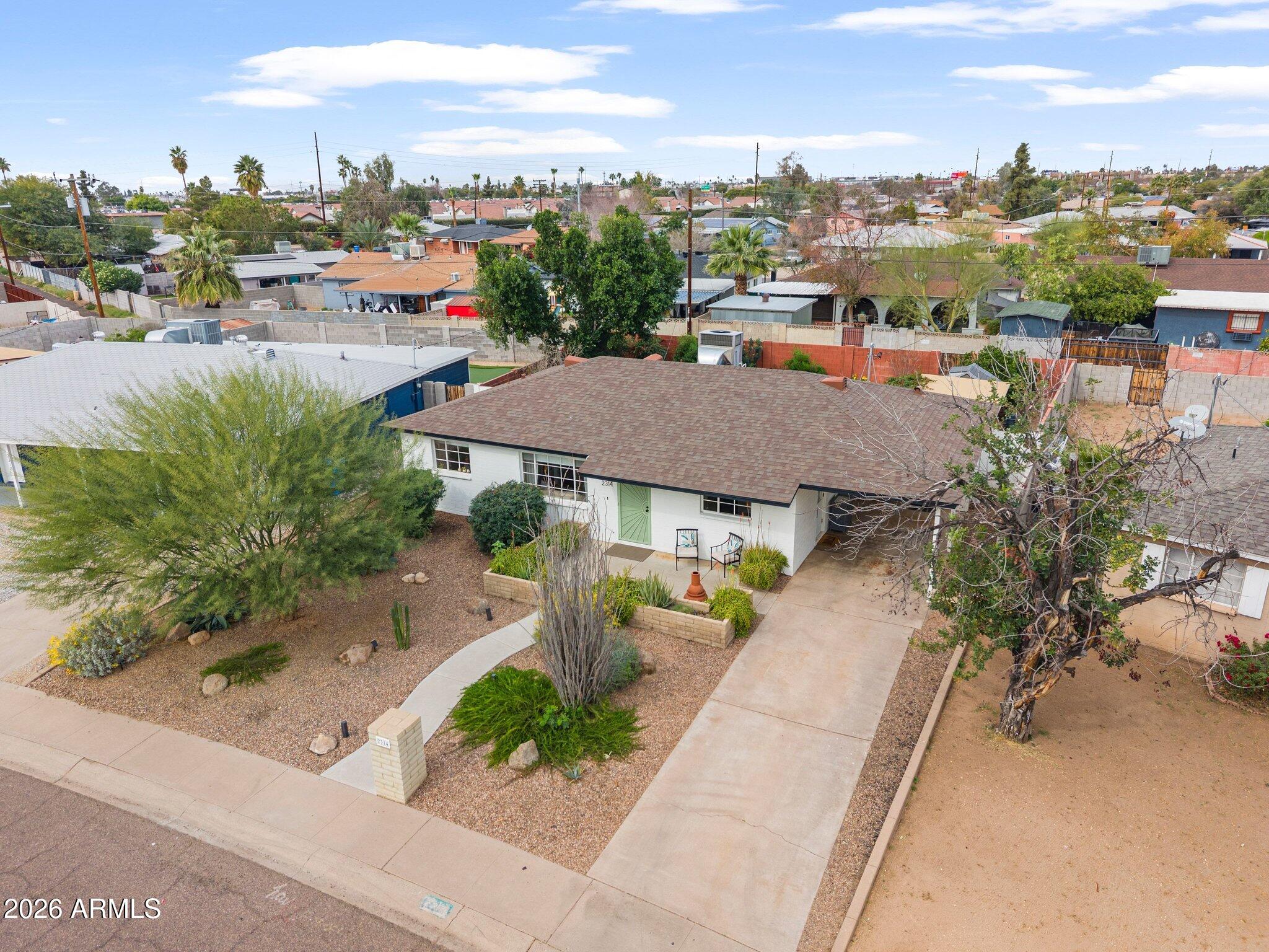 2314 W PINCHOT Avenue