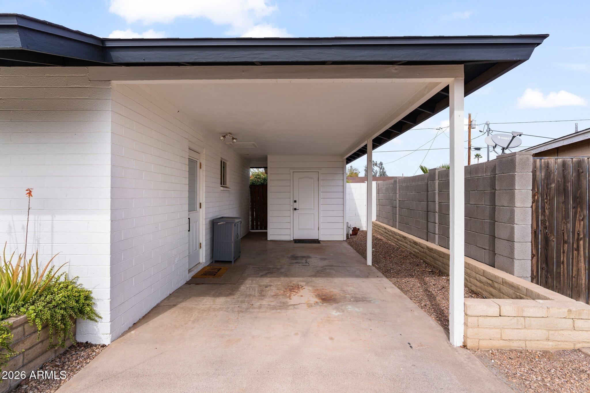 2314 W PINCHOT Avenue