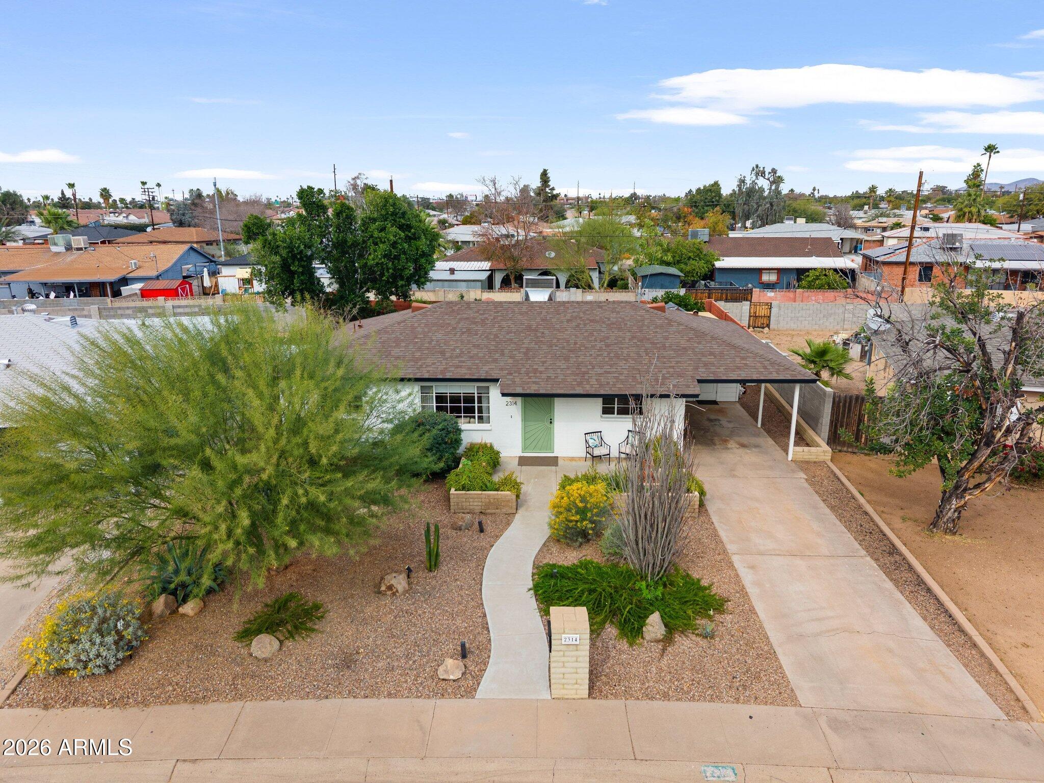 2314 W PINCHOT Avenue