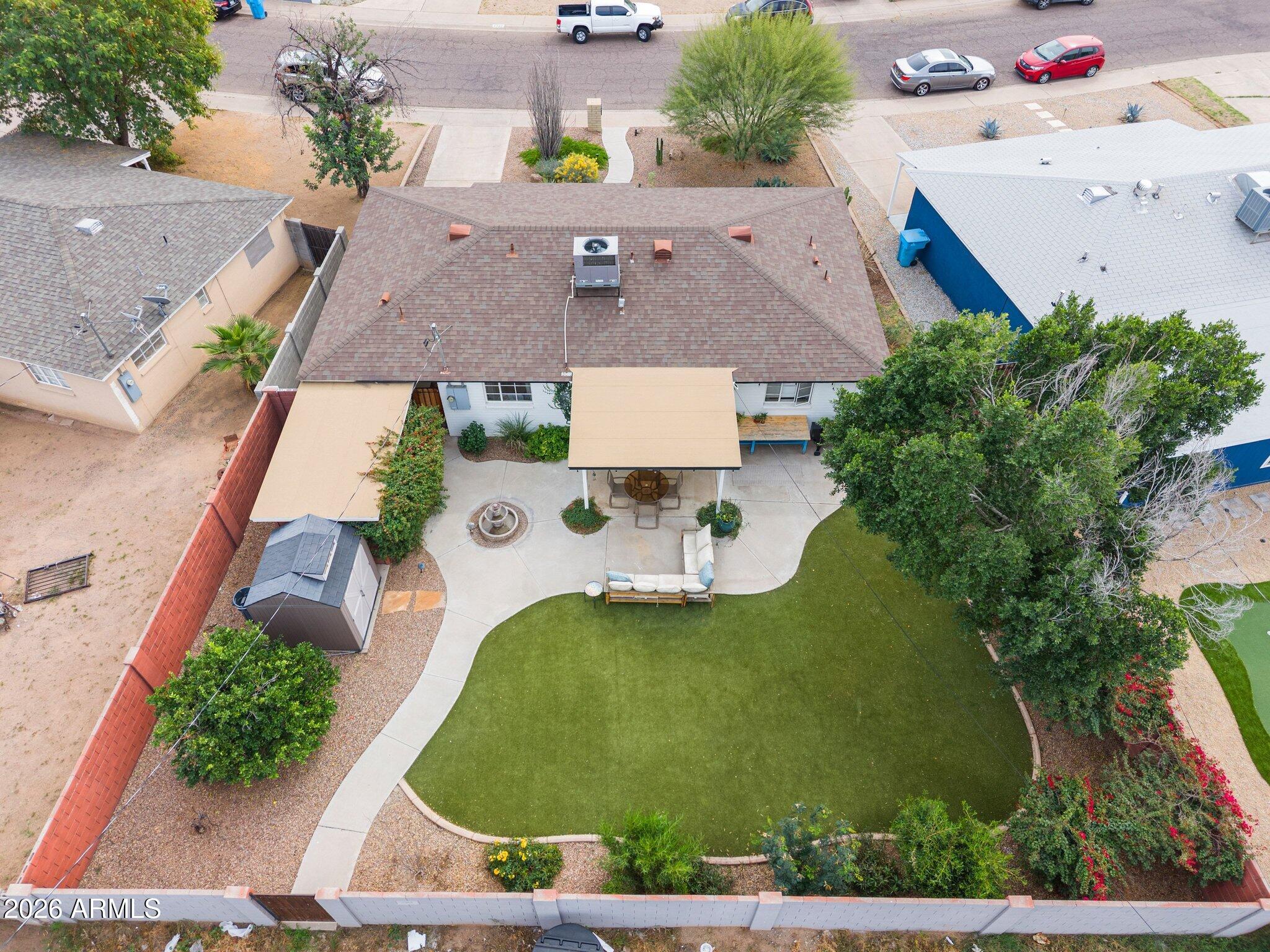 2314 W PINCHOT Avenue