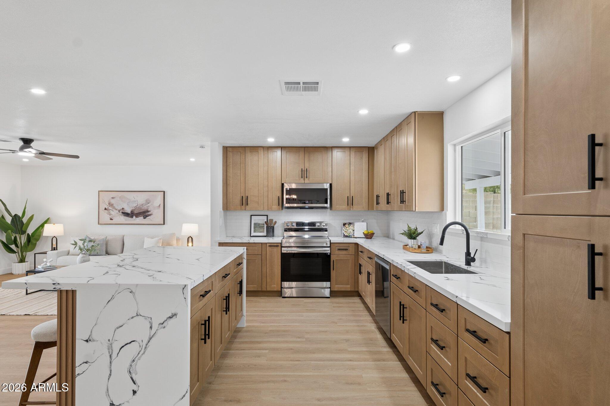 3402 E DAHLIA Drive