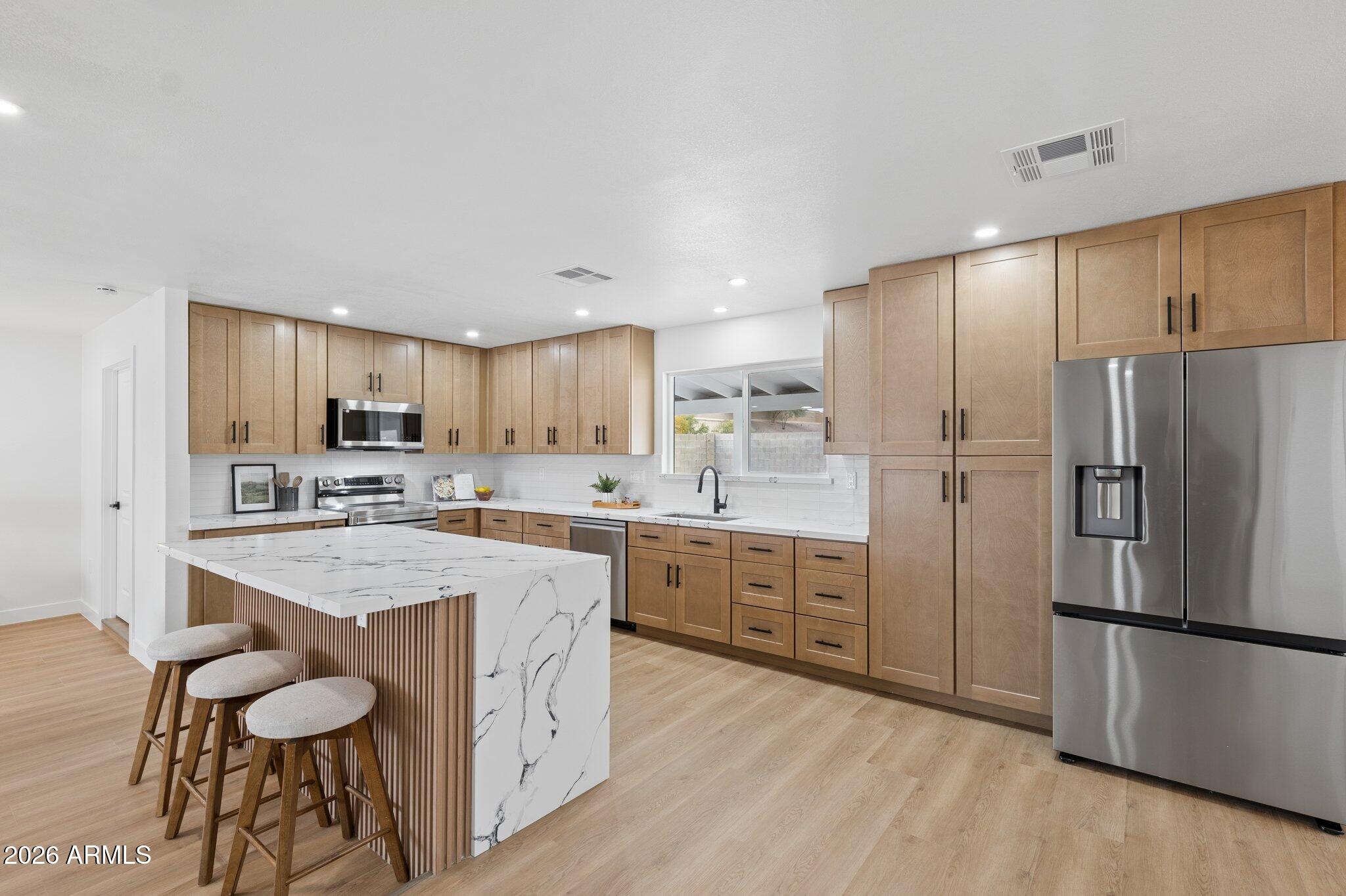 3402 E DAHLIA Drive