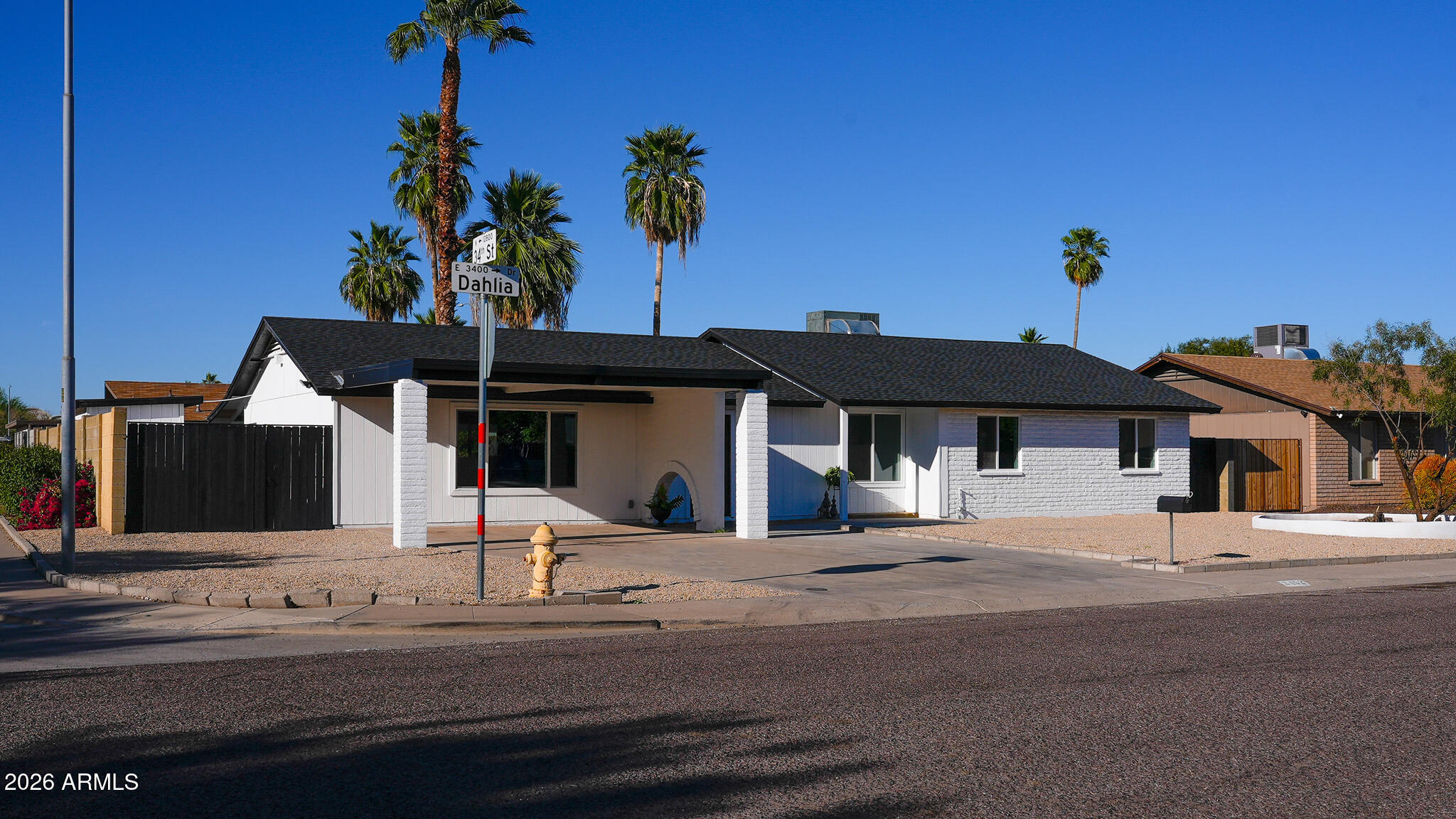 3402 E DAHLIA Drive