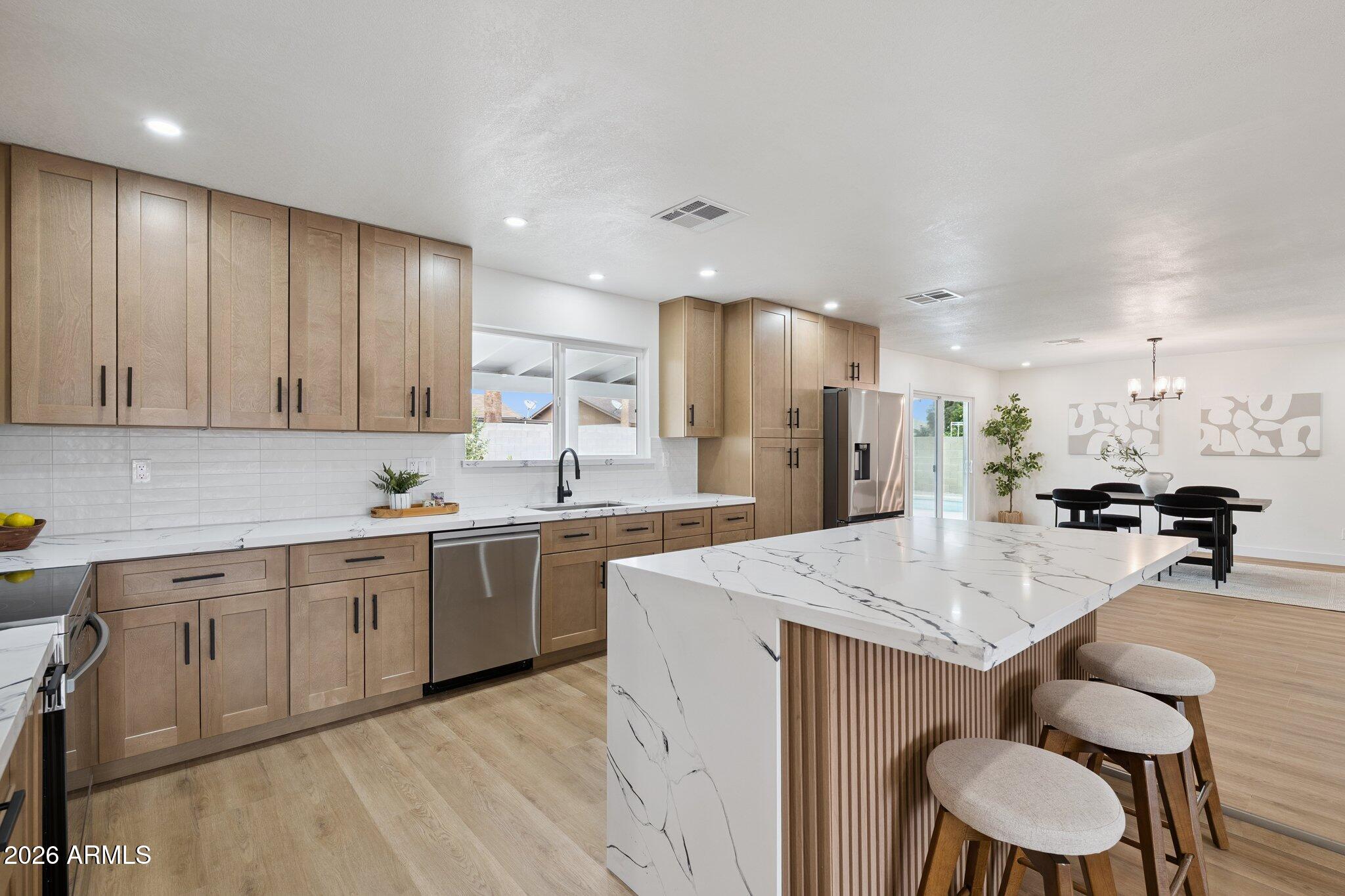 3402 E DAHLIA Drive