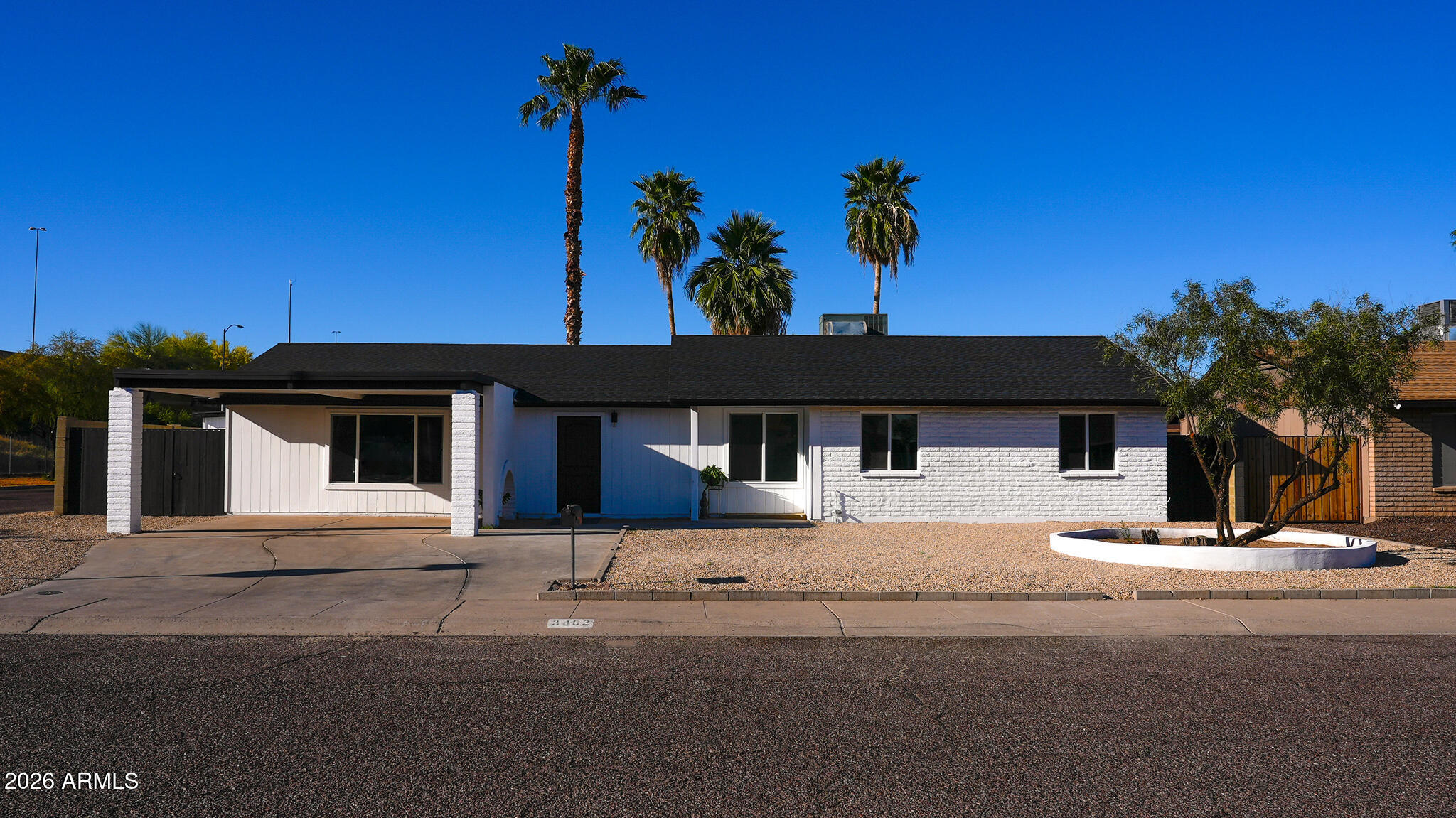 3402 E DAHLIA Drive