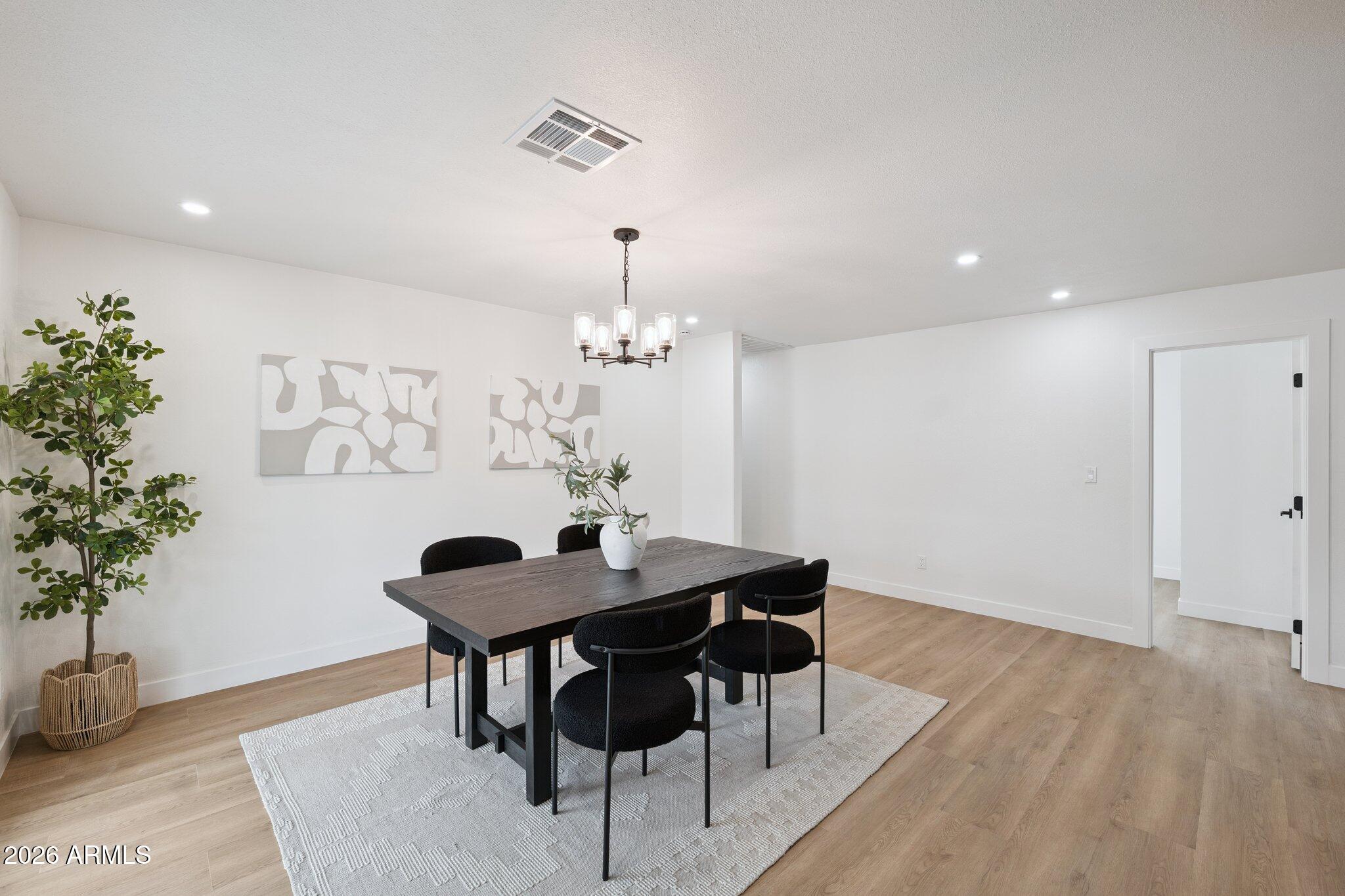 3402 E DAHLIA Drive