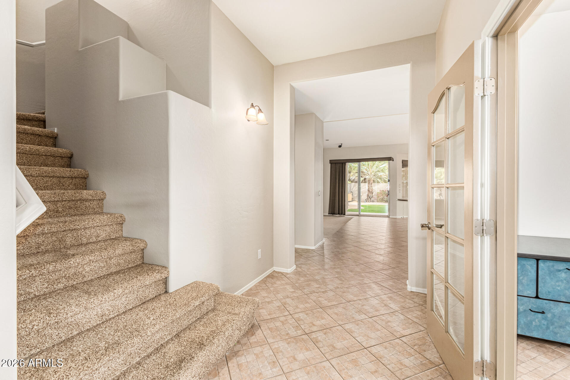 960 W MYRTLE Drive