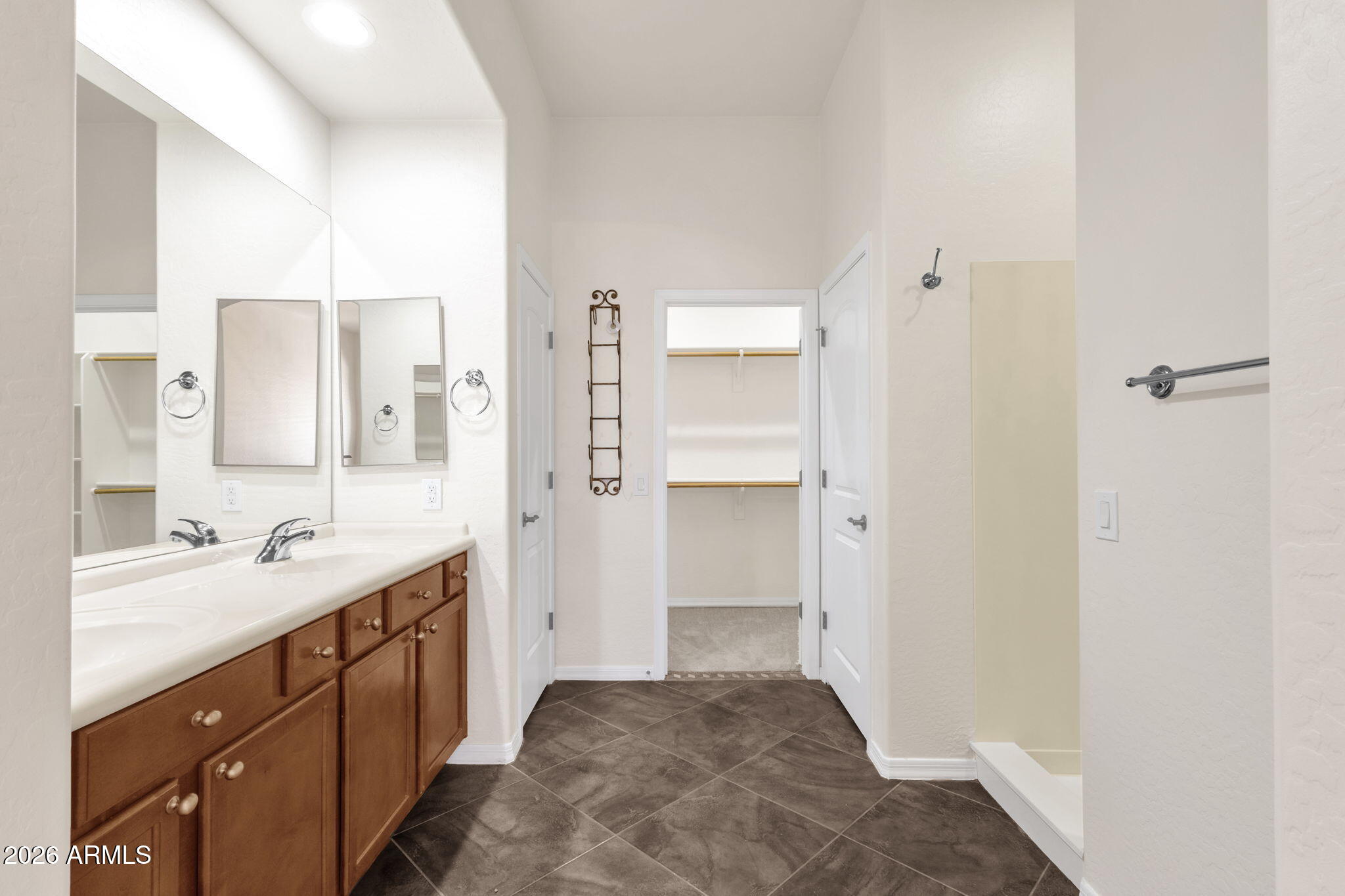 6067 E Knolls Way Way S