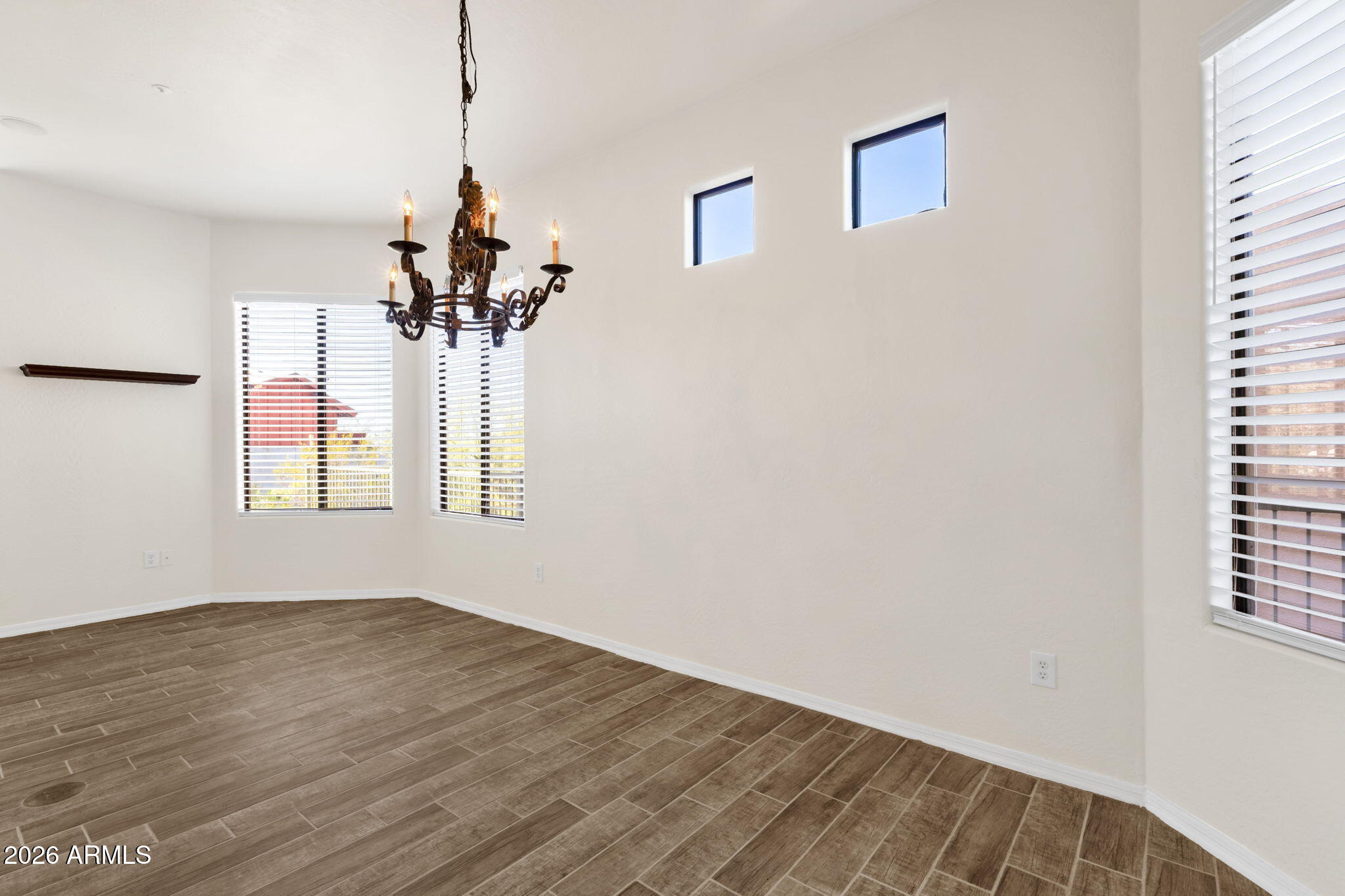 6067 E Knolls Way Way S