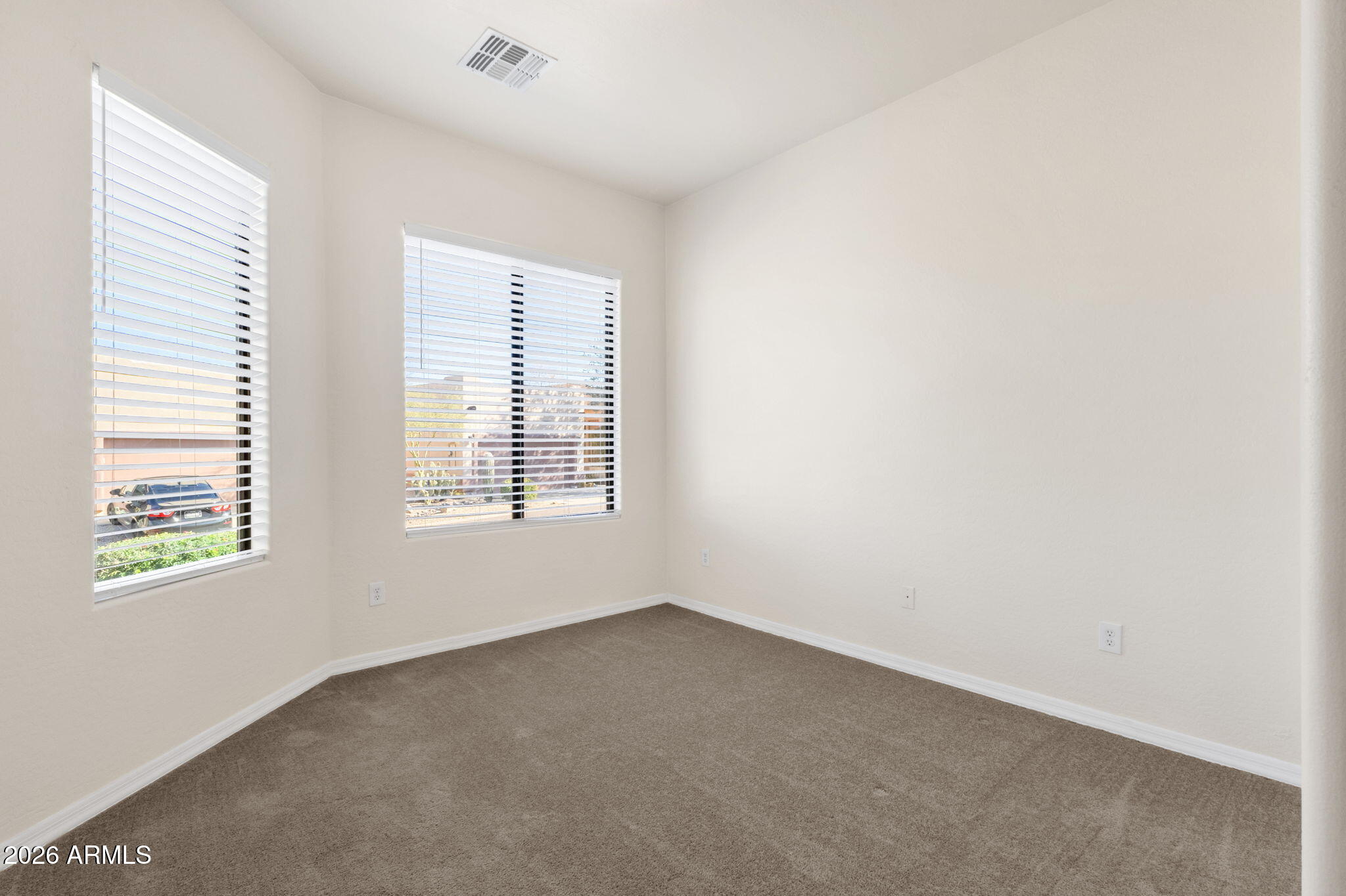 6067 E Knolls Way Way S