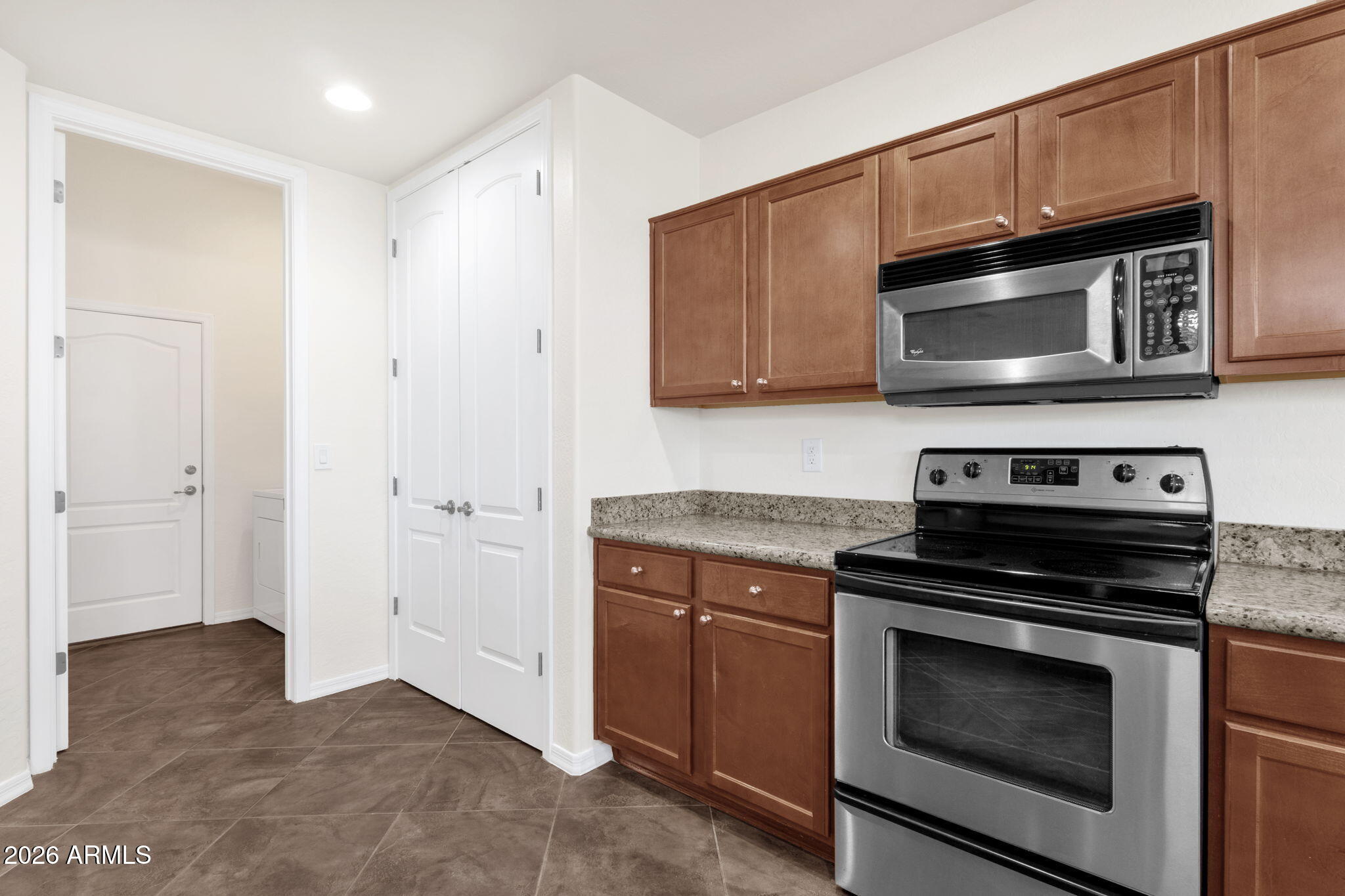 6067 E Knolls Way Way S