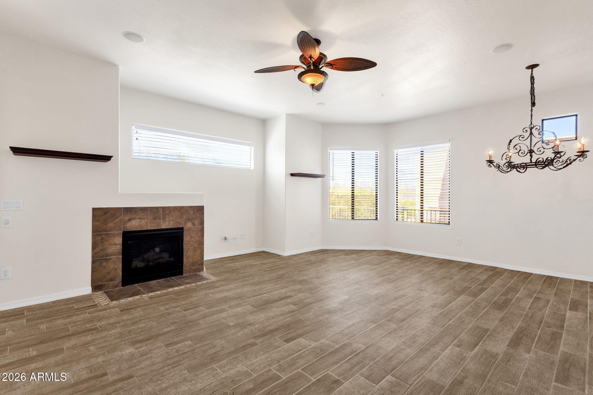 6067 E Knolls Way Way S