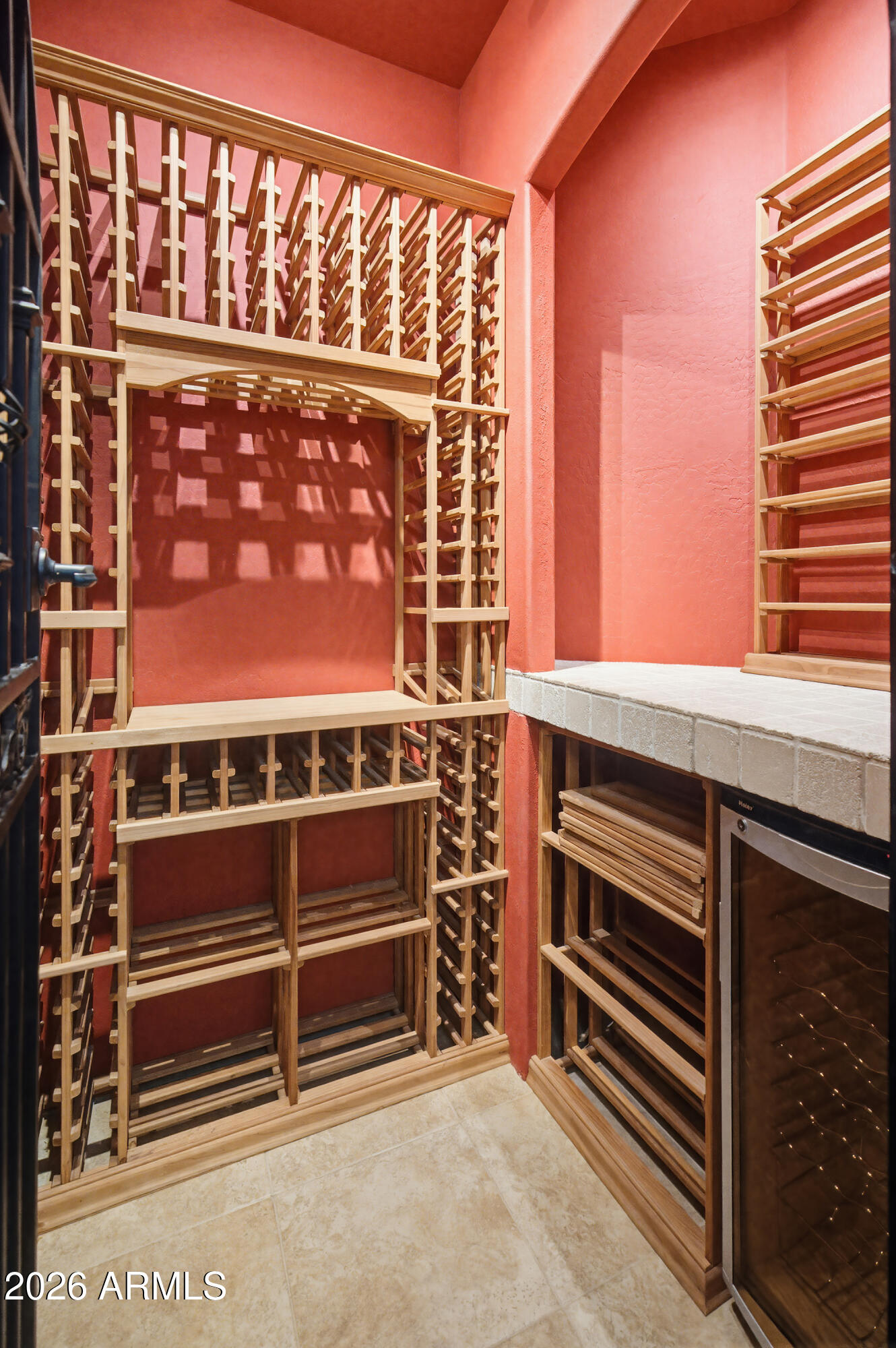 2406 E GLACIER Place