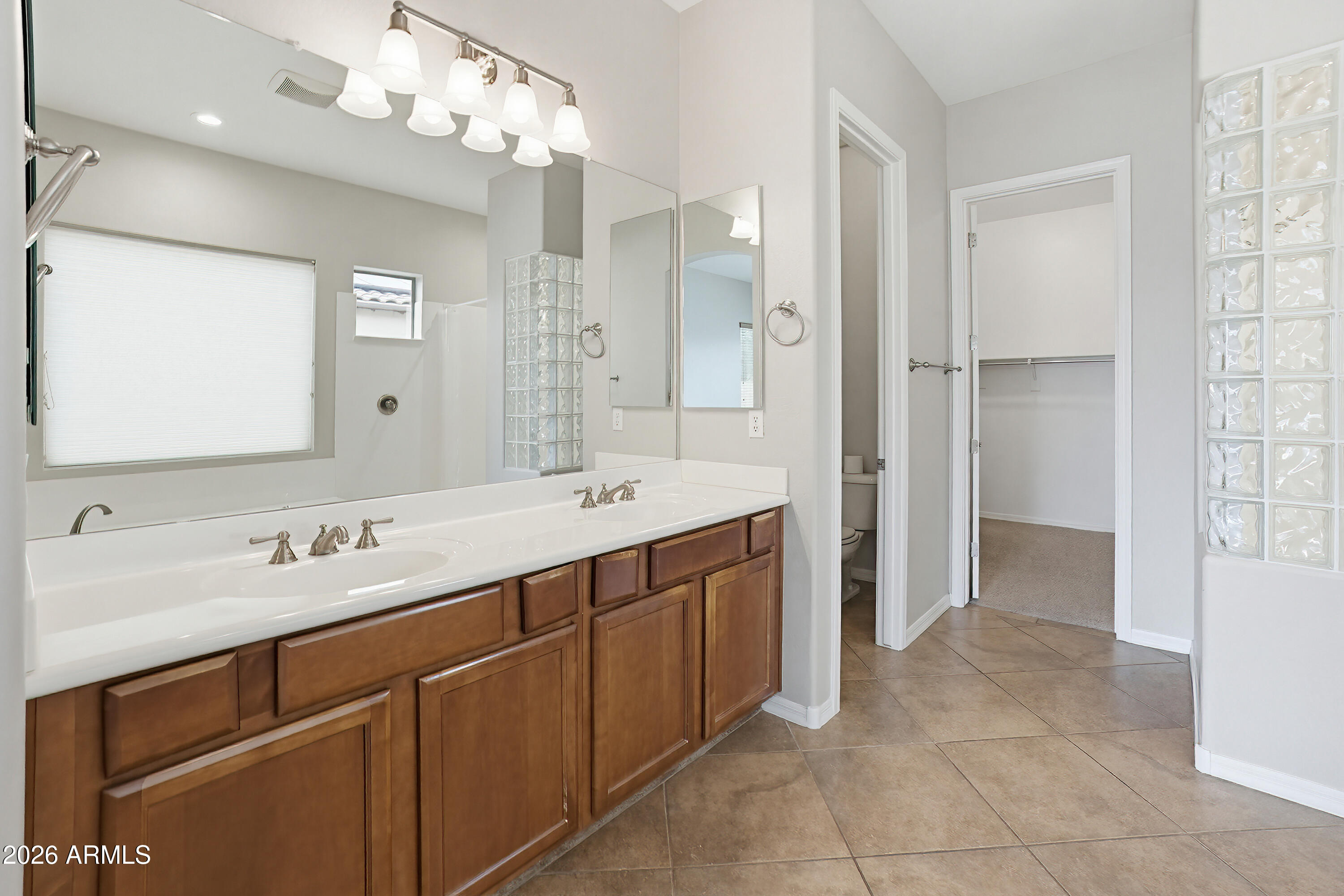 1735 W ALOE VERA Drive